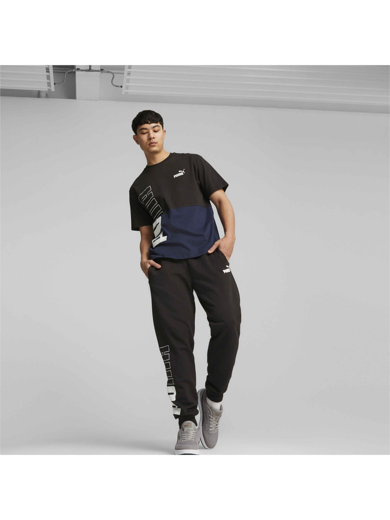 Спортивная футболка PUMA Power Colorblock Tee модель 675909 Спортивная футболка PUMA Power Colorblock Tee модель 675909 Фото