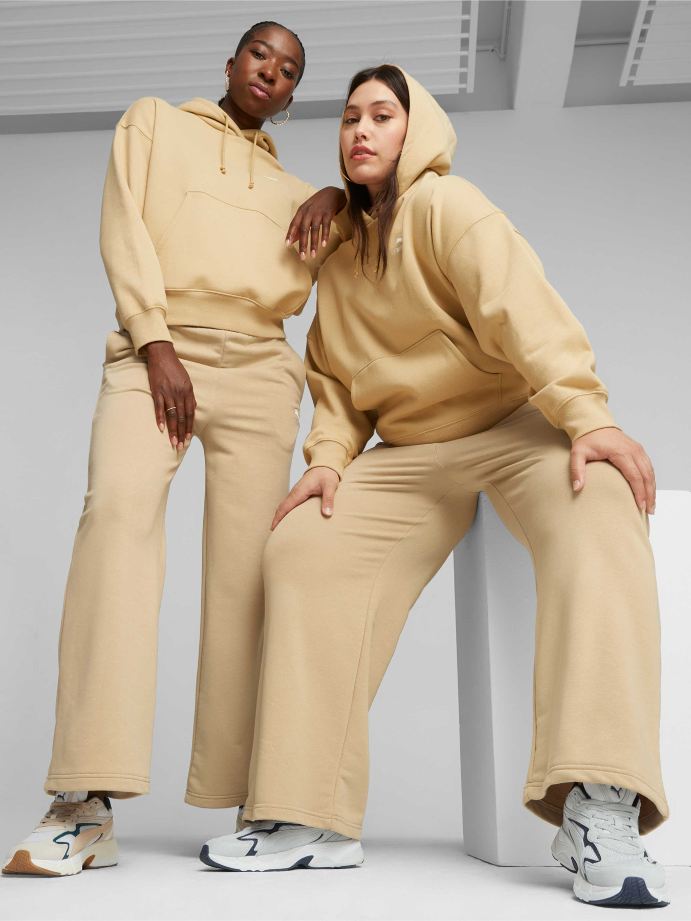 Худі PUMA Classics Oversized Hoodie модель 621407 Фото