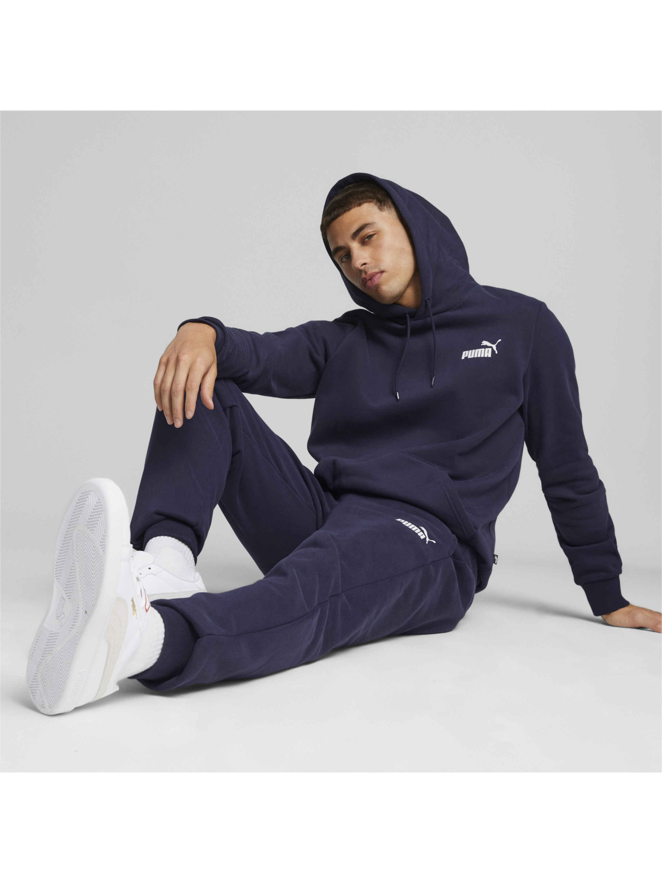 Спортивный костюм PUMA Feel Good Hooded Tracksuit модель 676836 Фото