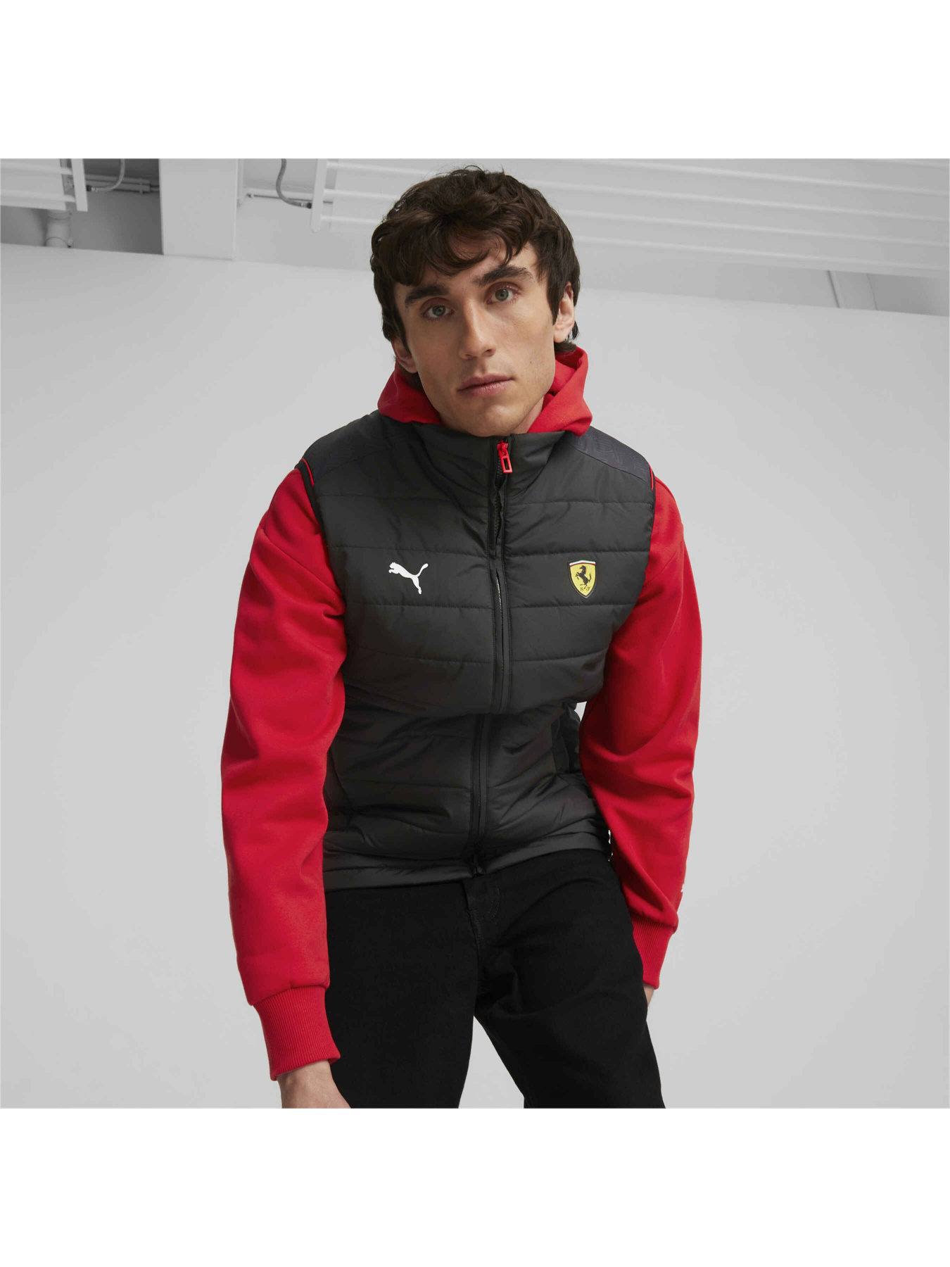 Жилет с утеплителем PUMA Ferrari Race Padded Vest модель 620939 Фото