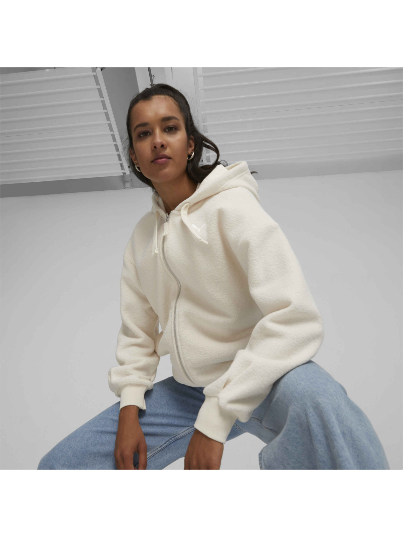 Кофта спортивная PUMA Her Winterized Hoodie модель 676008 Фото