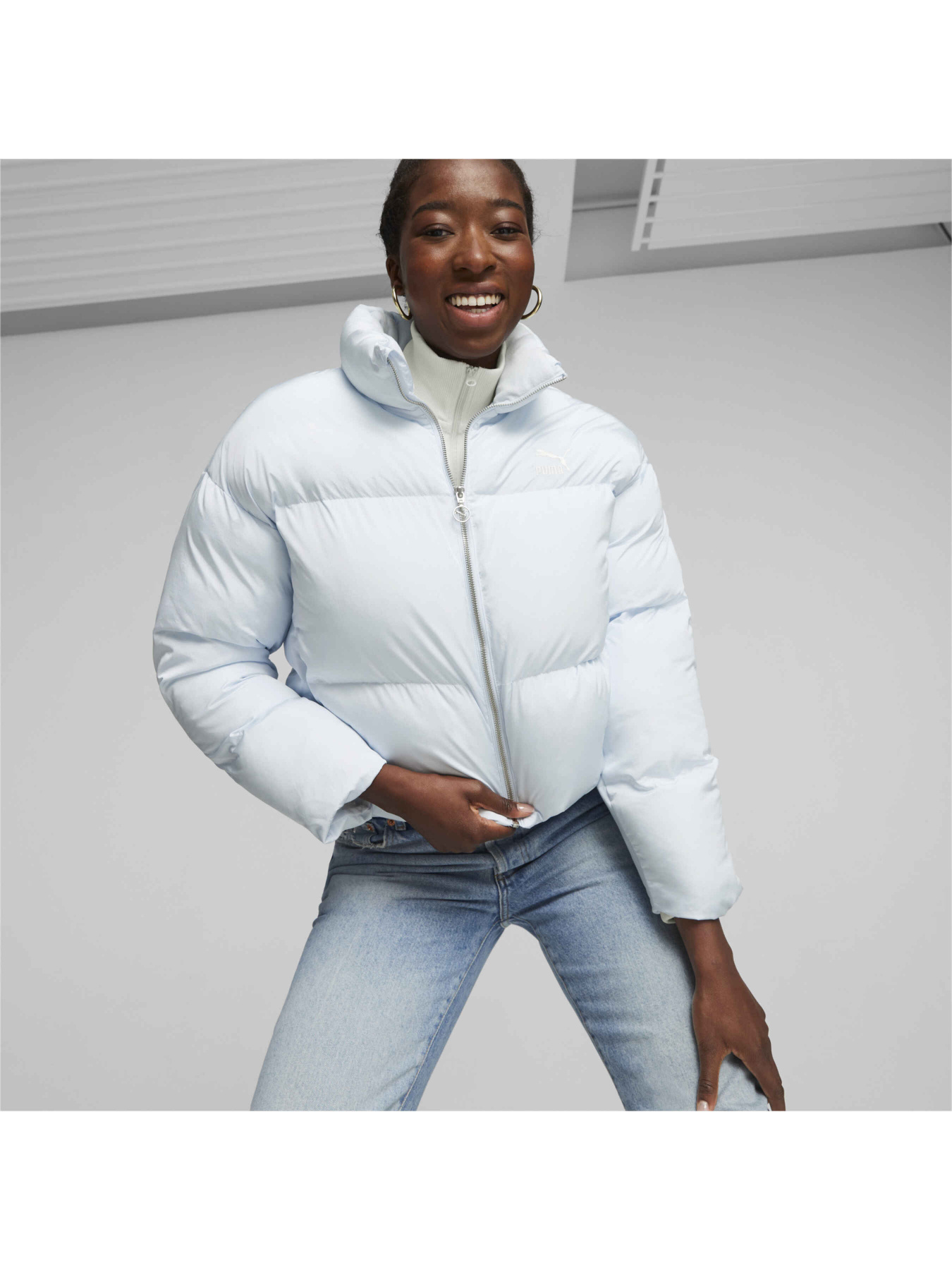 Демисезонная куртка PUMA Classics Oversized Puffer модель 621693 Фото