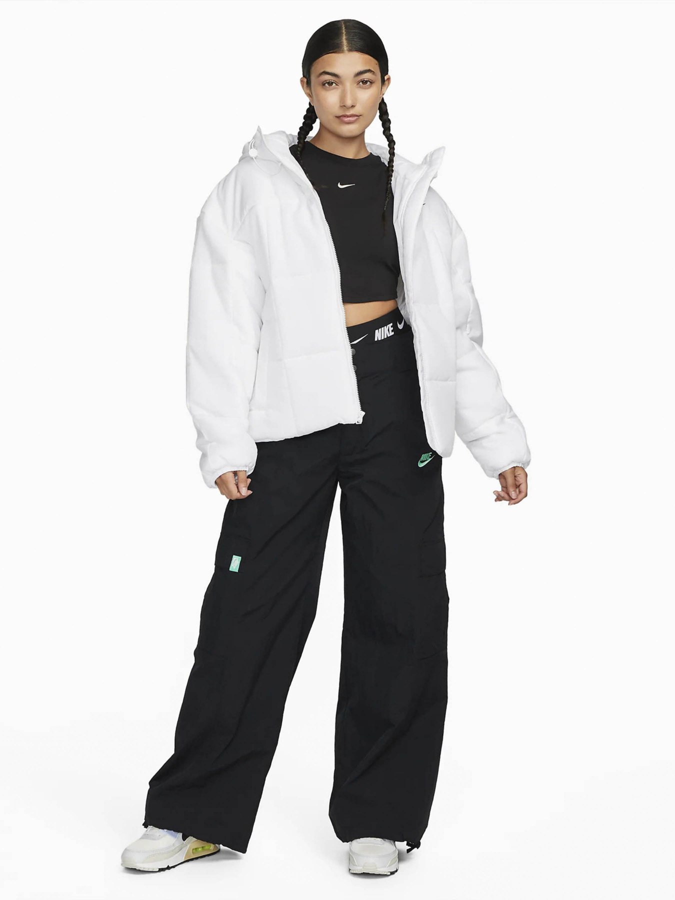 Куртки и дубленки NIKE модель FB7672-100 Фото