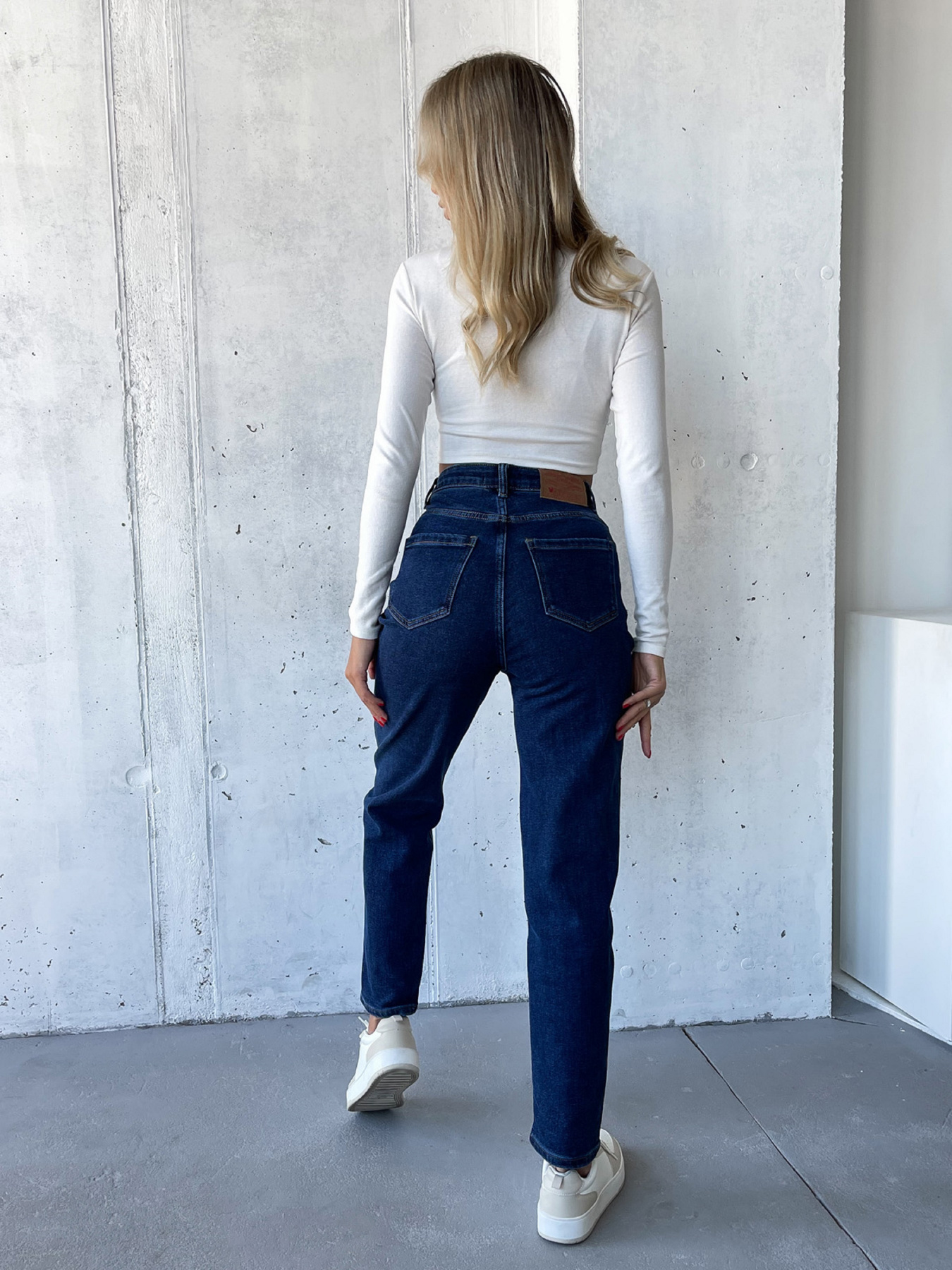 Джинсы мом ISSA Plus модель WN20-572_синий Фото