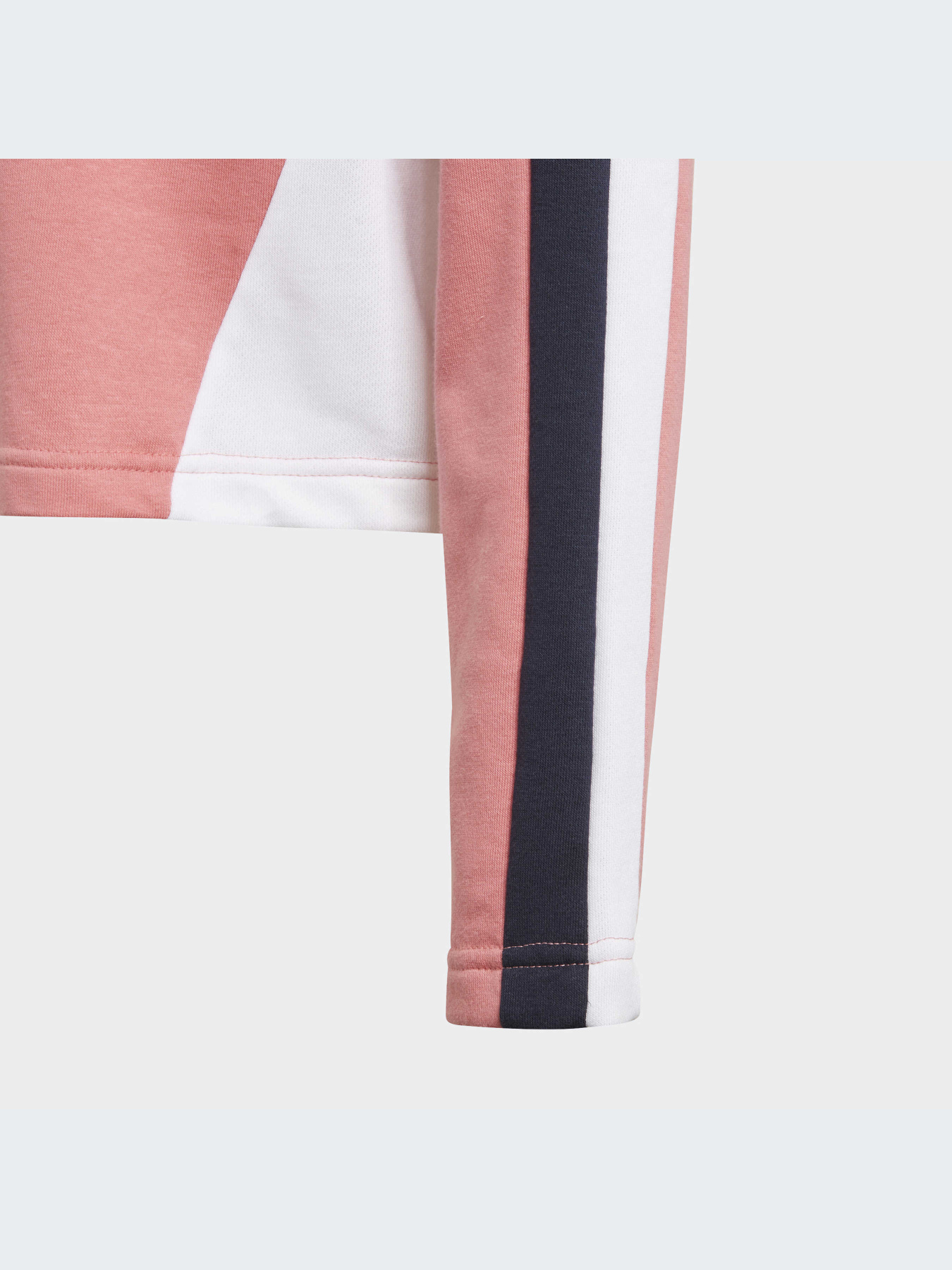 Спортивный костюм Adidas модель GM8933 Спортивный костюм Adidas модель GM8933 Фото