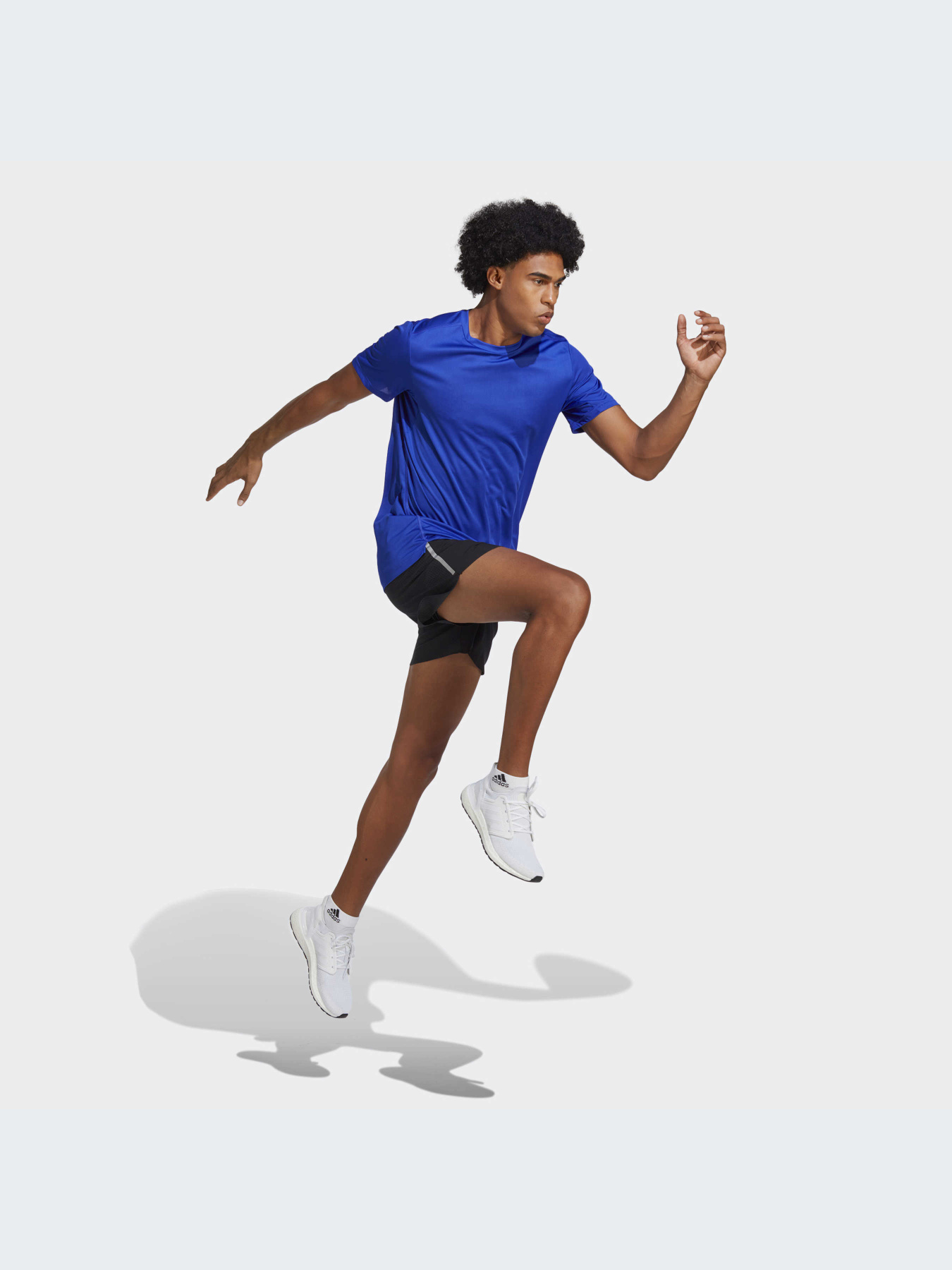 Спортивная футболка Adidas модель IC7644 Спортивная футболка Adidas модель IC7644 Фото