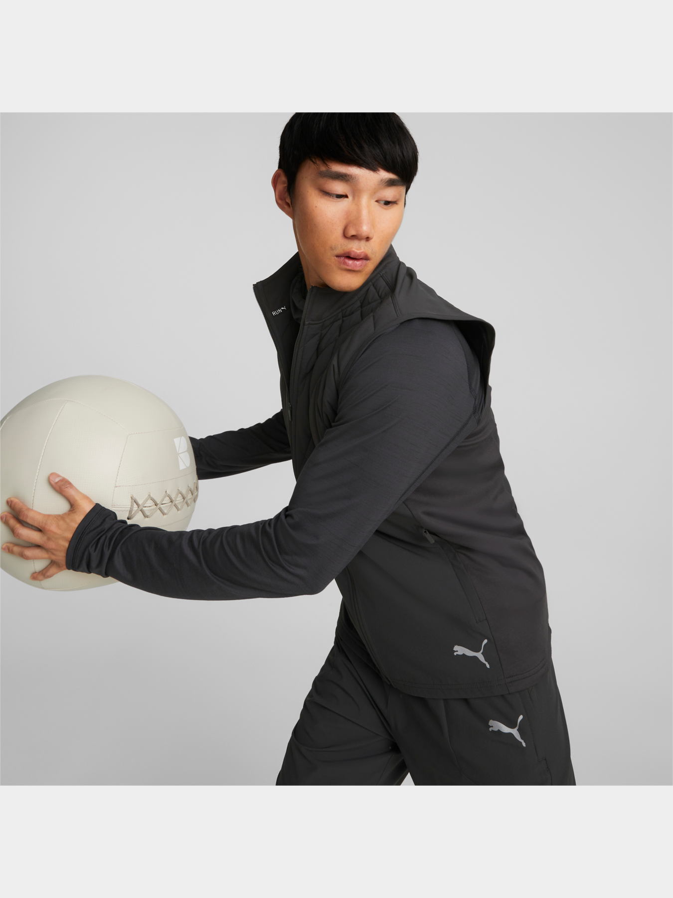 Утепленный жилет PUMA Run Cloudspun Wrmlbl Vest модель 522408 Утепленный жилет PUMA Run Cloudspun Wrmlbl Vest модель 522408 Фото