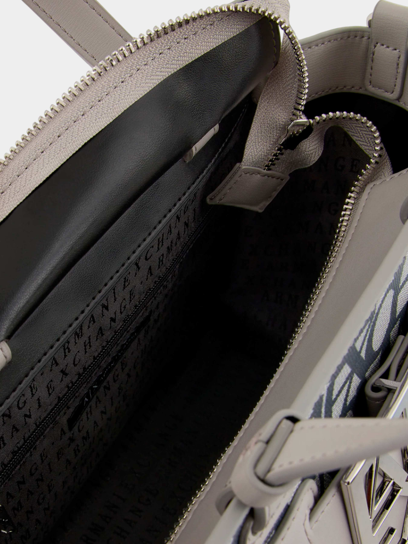 Сумки Armani Exchange модель 942690-3F742-17611 Фото