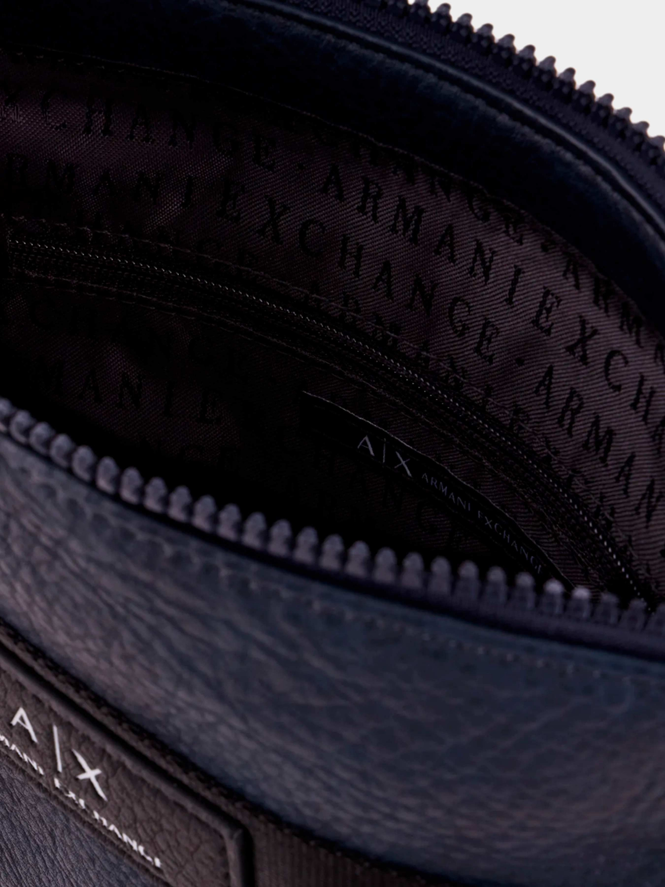 Сумки Armani Exchange модель 952567-3F867-00035 Фото