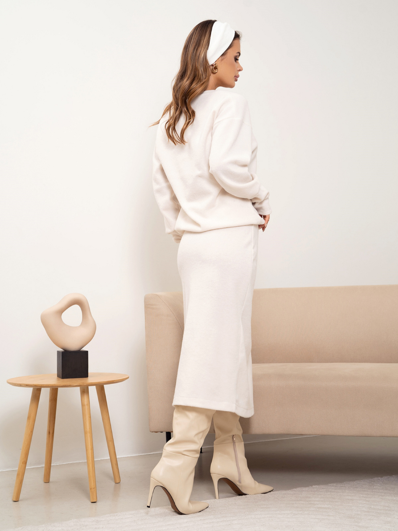 Повседневный костюм ISSA Plus модель 14371_молочный Фото