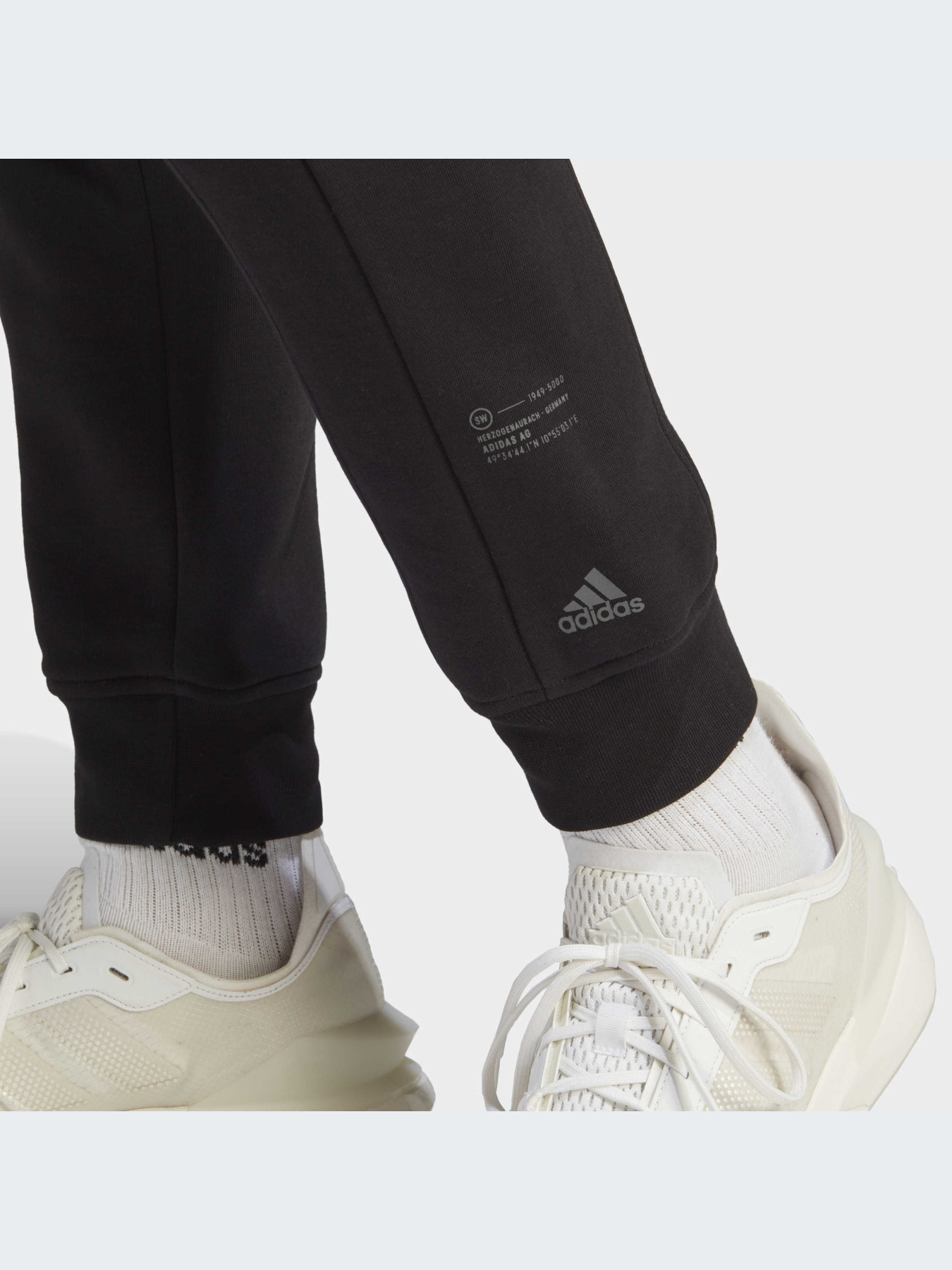 Джоггеры Adidas модель IC9745 Фото