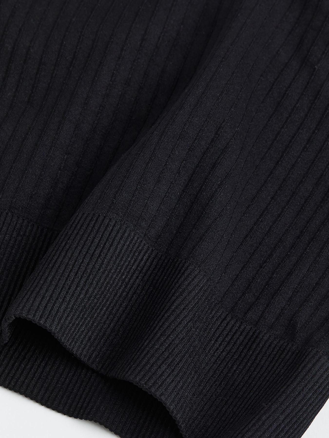 Топ спортивный H&M модель 70276 Фото