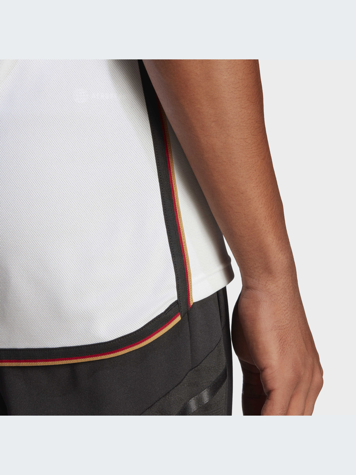 Футболка спортивная Adidas модель HJ9606 Фото