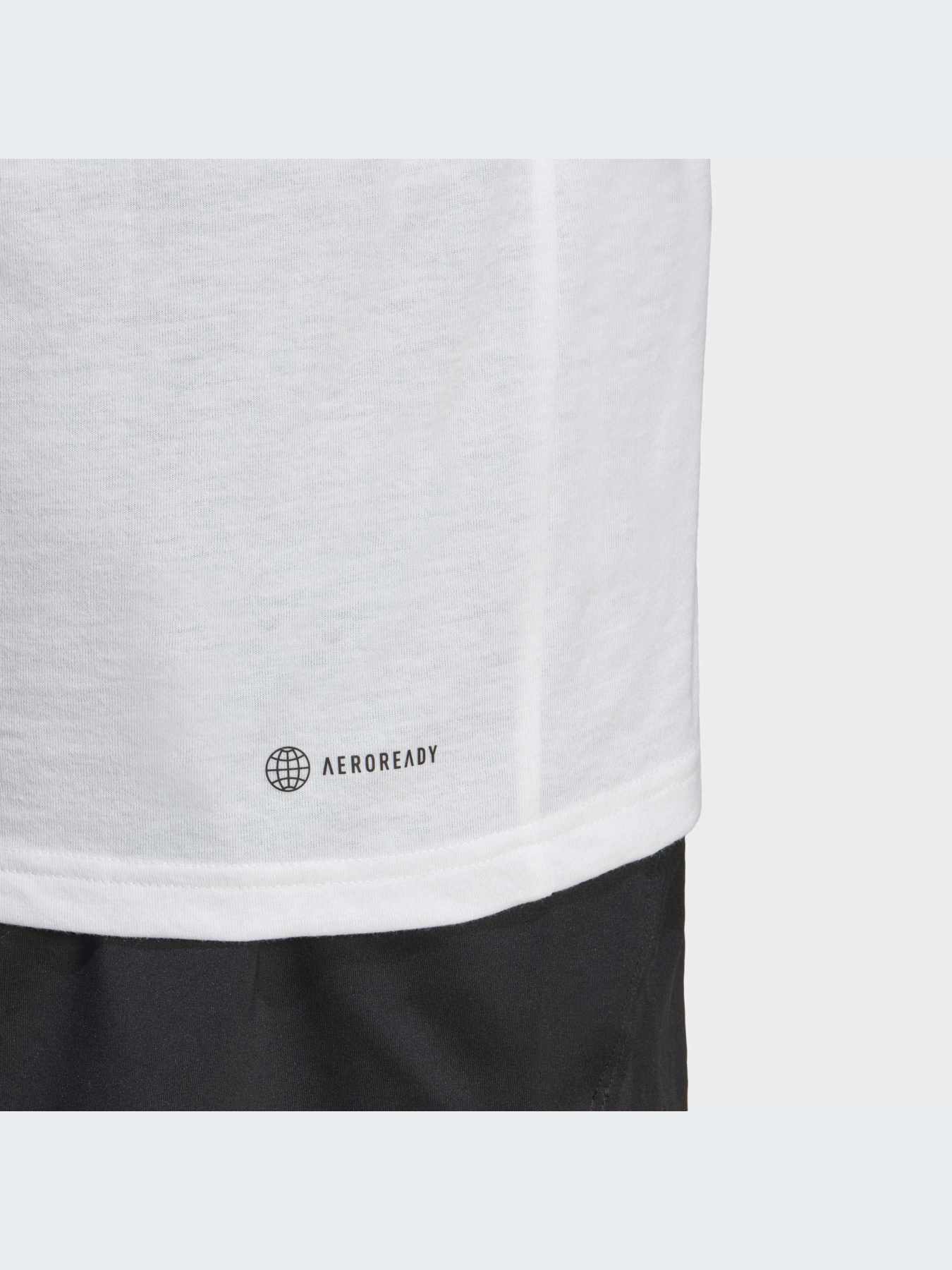 Спортивная футболка Adidas модель IC1219 Спортивная футболка Adidas модель IC1219 Фото