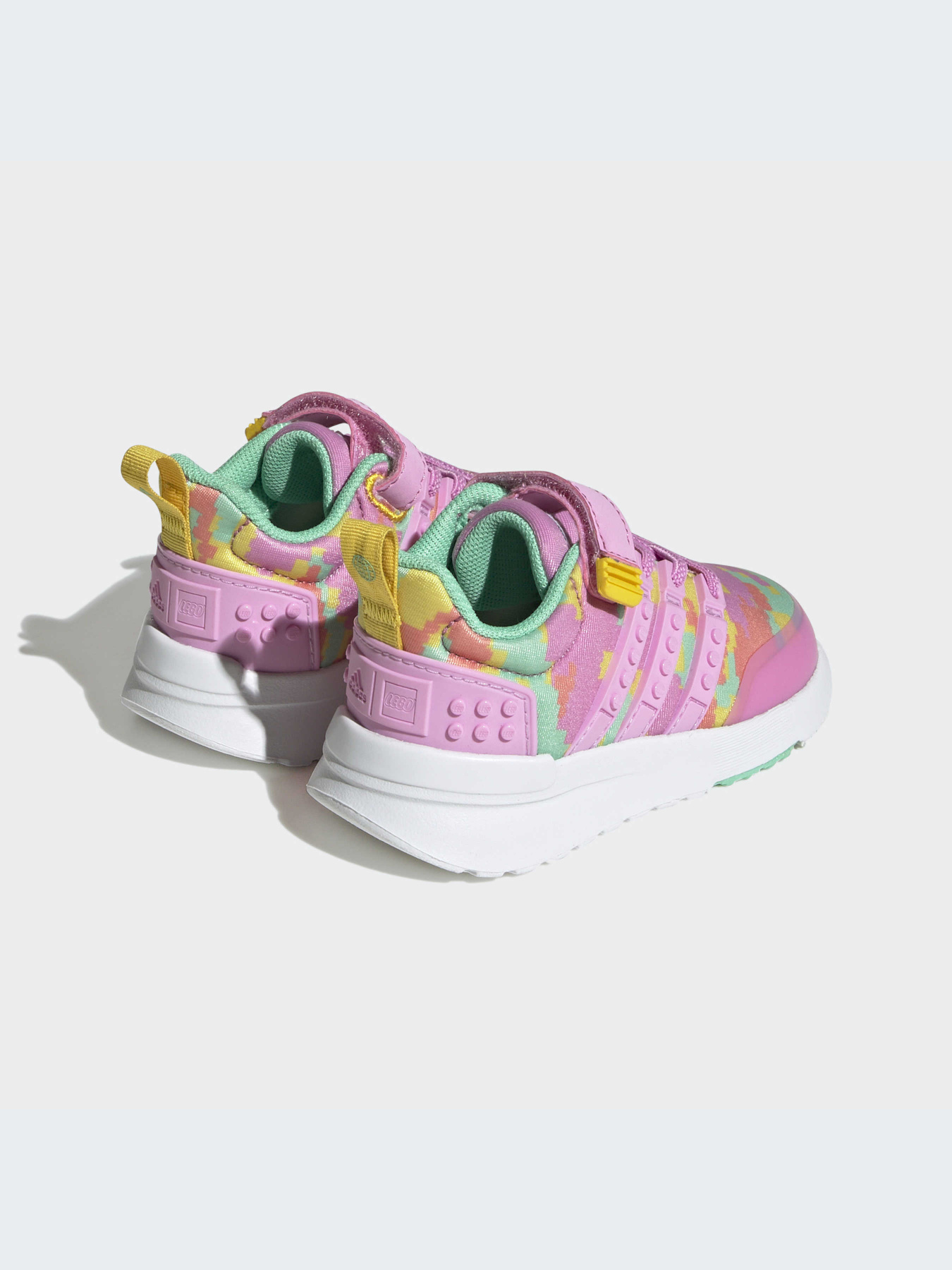 Кроссовки Adidas модель HQ1322 Фото