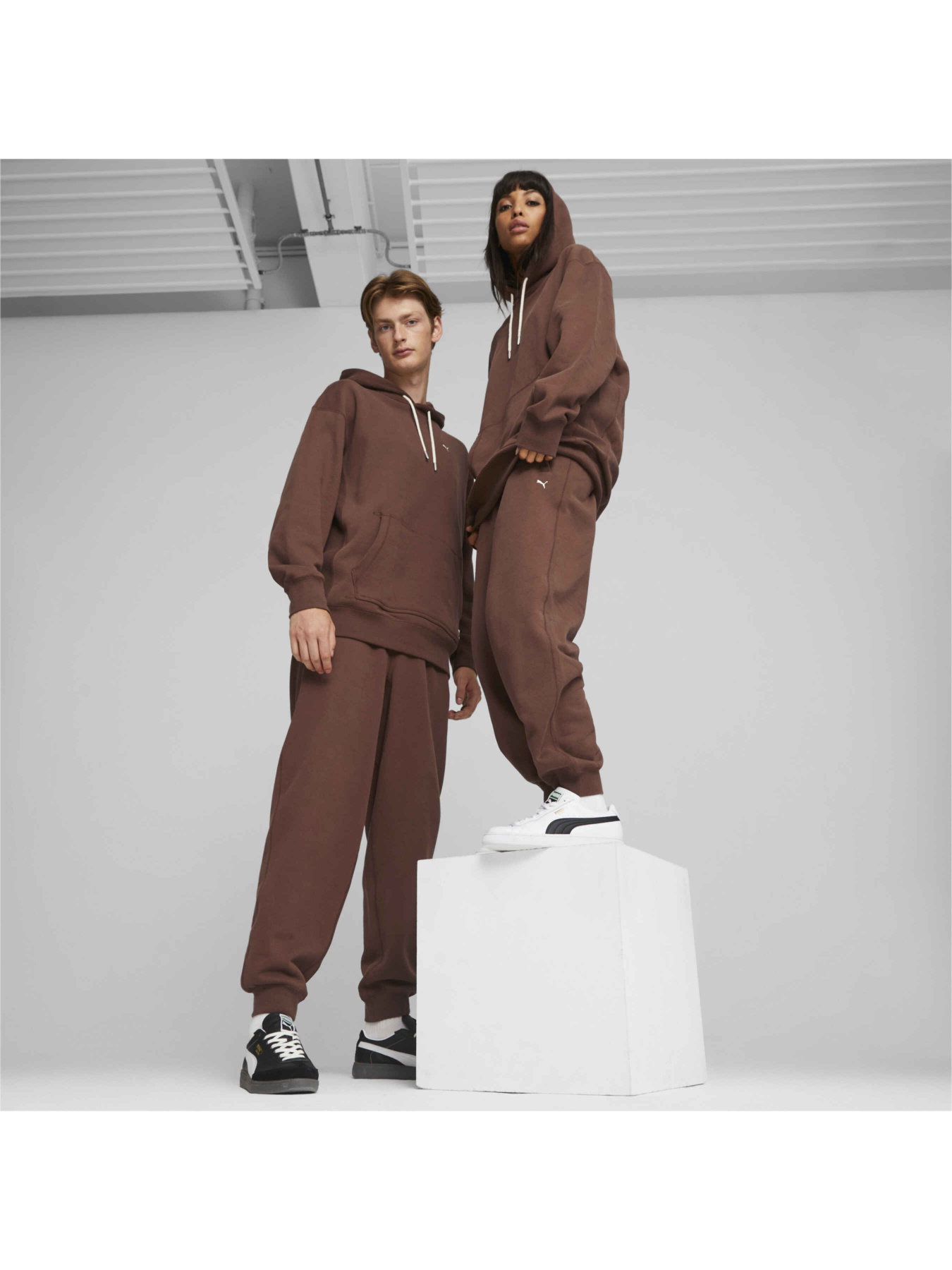 Джоггеры PUMA Mmq Sweatpants модель 620821 Джоггеры PUMA Mmq Sweatpants модель 620821 Фото