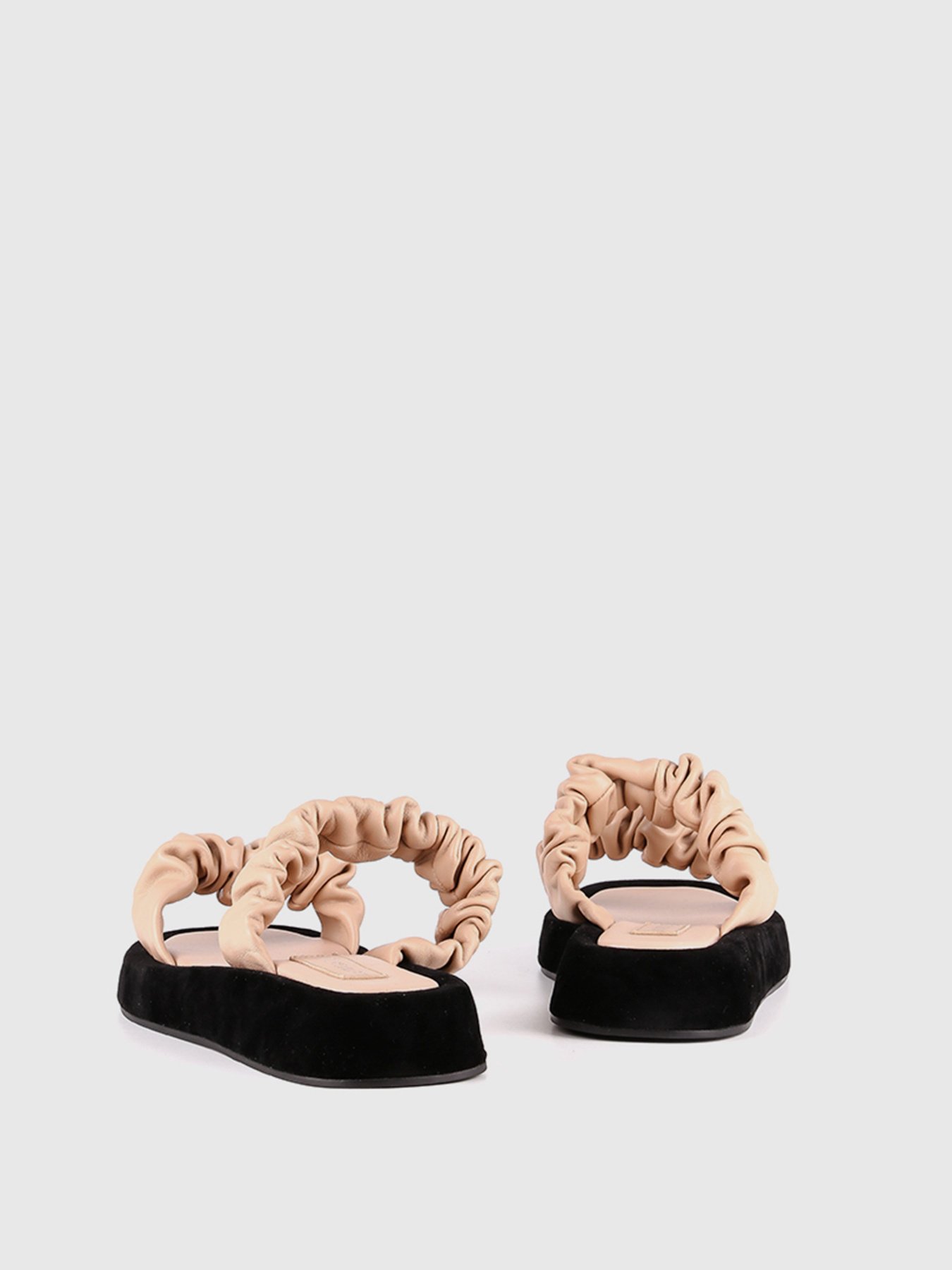 Шлепанцы LeBERDES модель 00000013033 Фото