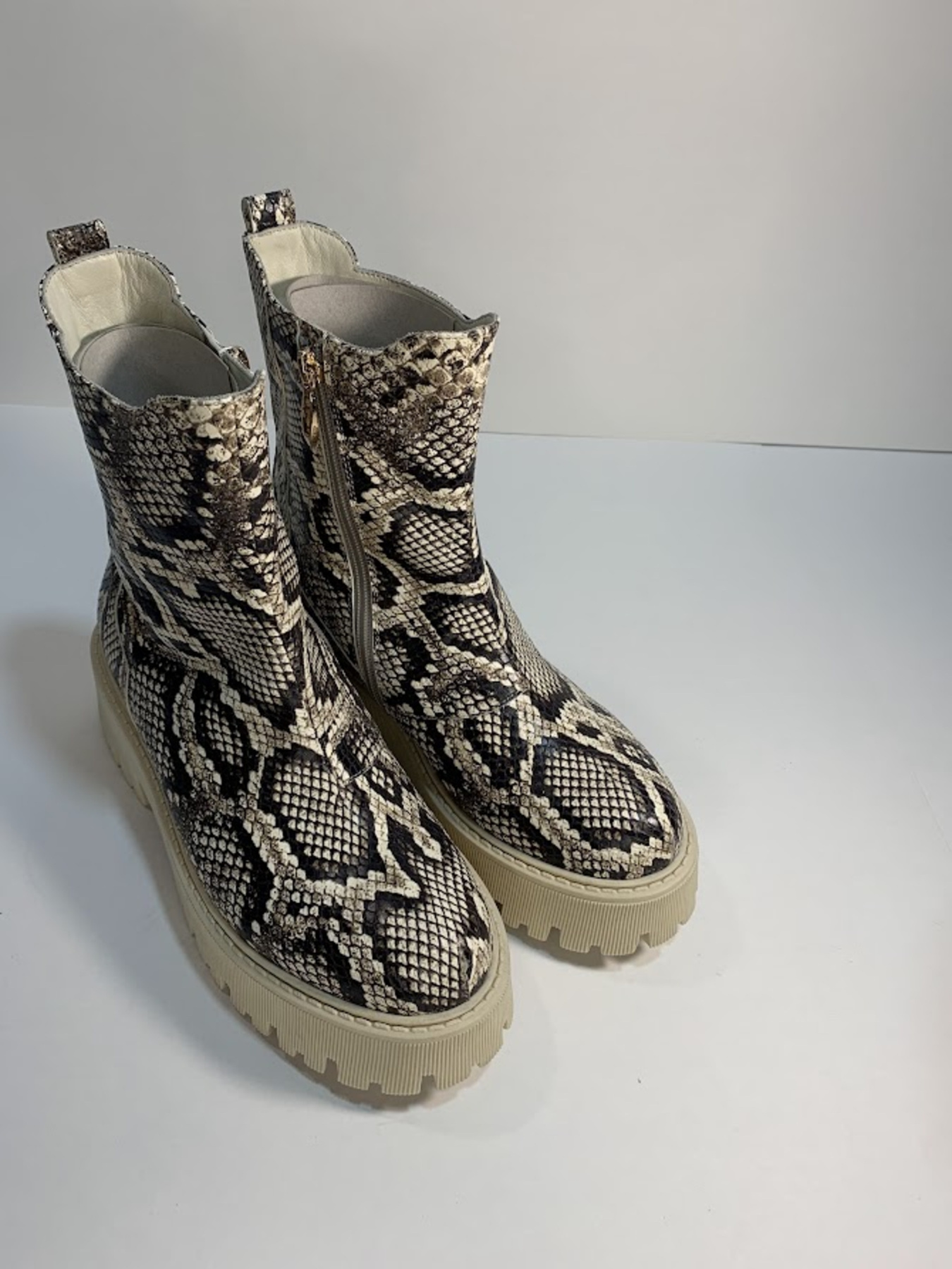 Ботинки Diana Anipko модель D334 Фото