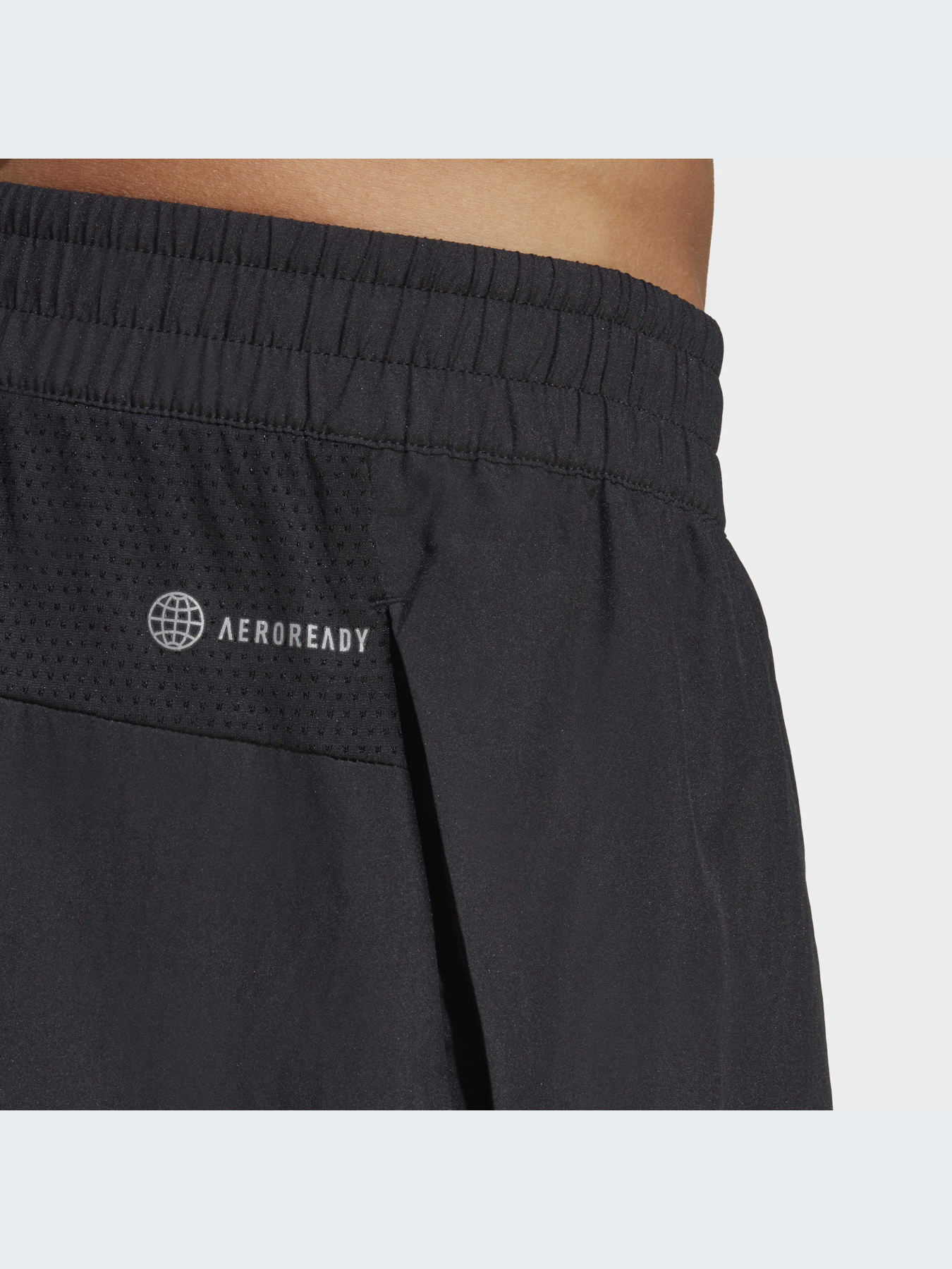 Шорты спортивные Adidas Graphics модель HR6625 Фото