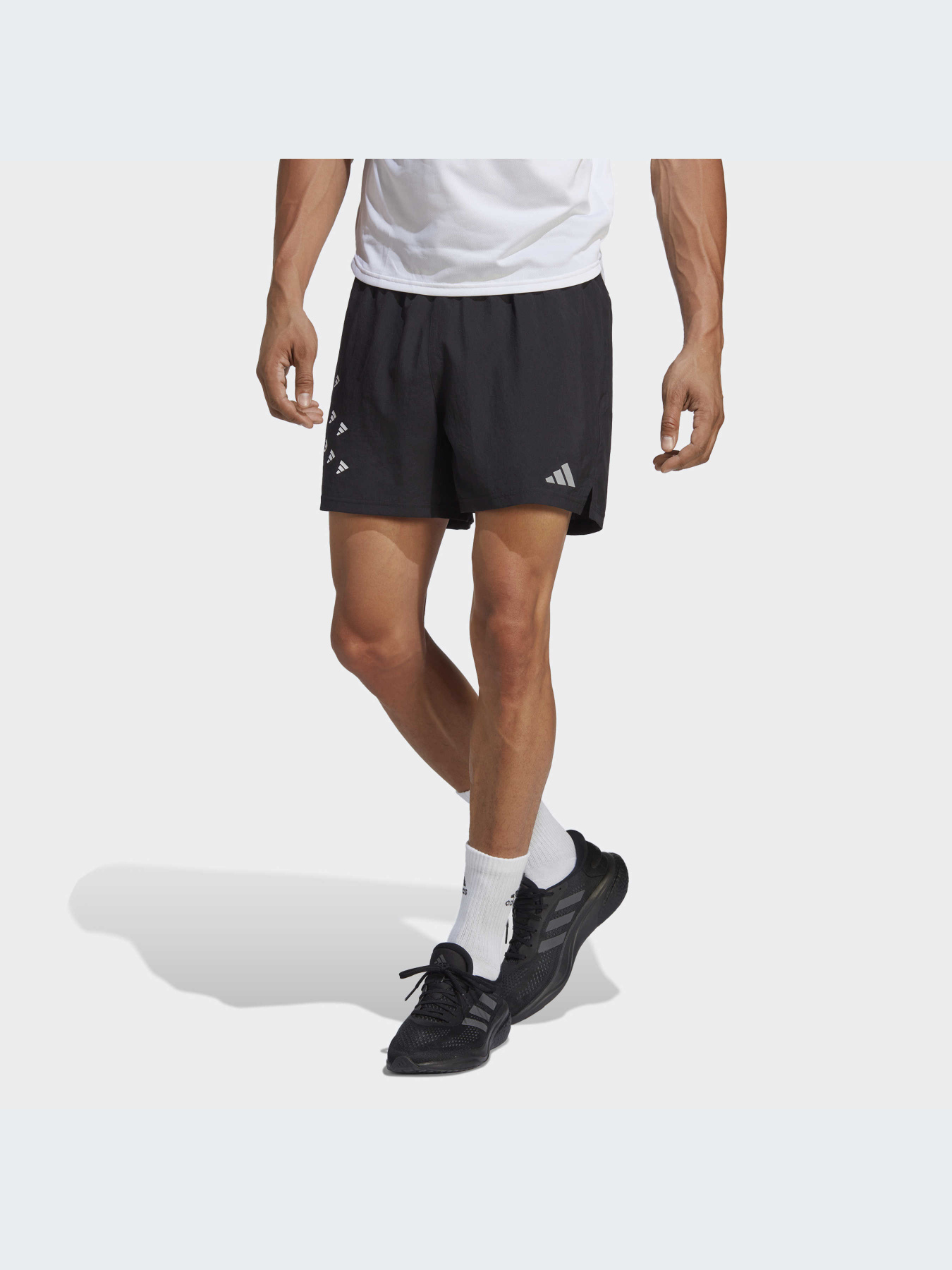 Шорты спортивные Adidas Graphics модель HR6625 Фото