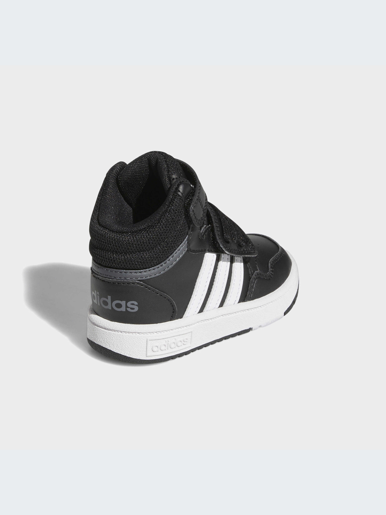 Кроссовки повседневные Adidas Hoops модель GW0408 Кроссовки повседневные Adidas Hoops модель GW0408 Фото