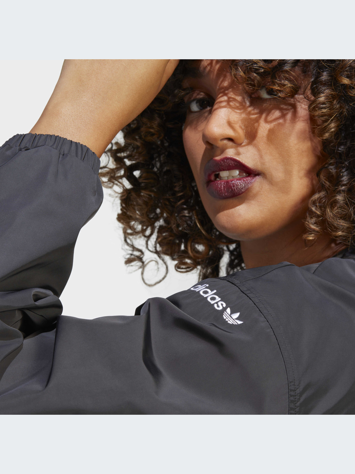 Ветровка Adidas Adicolor модель IC5375 Фото