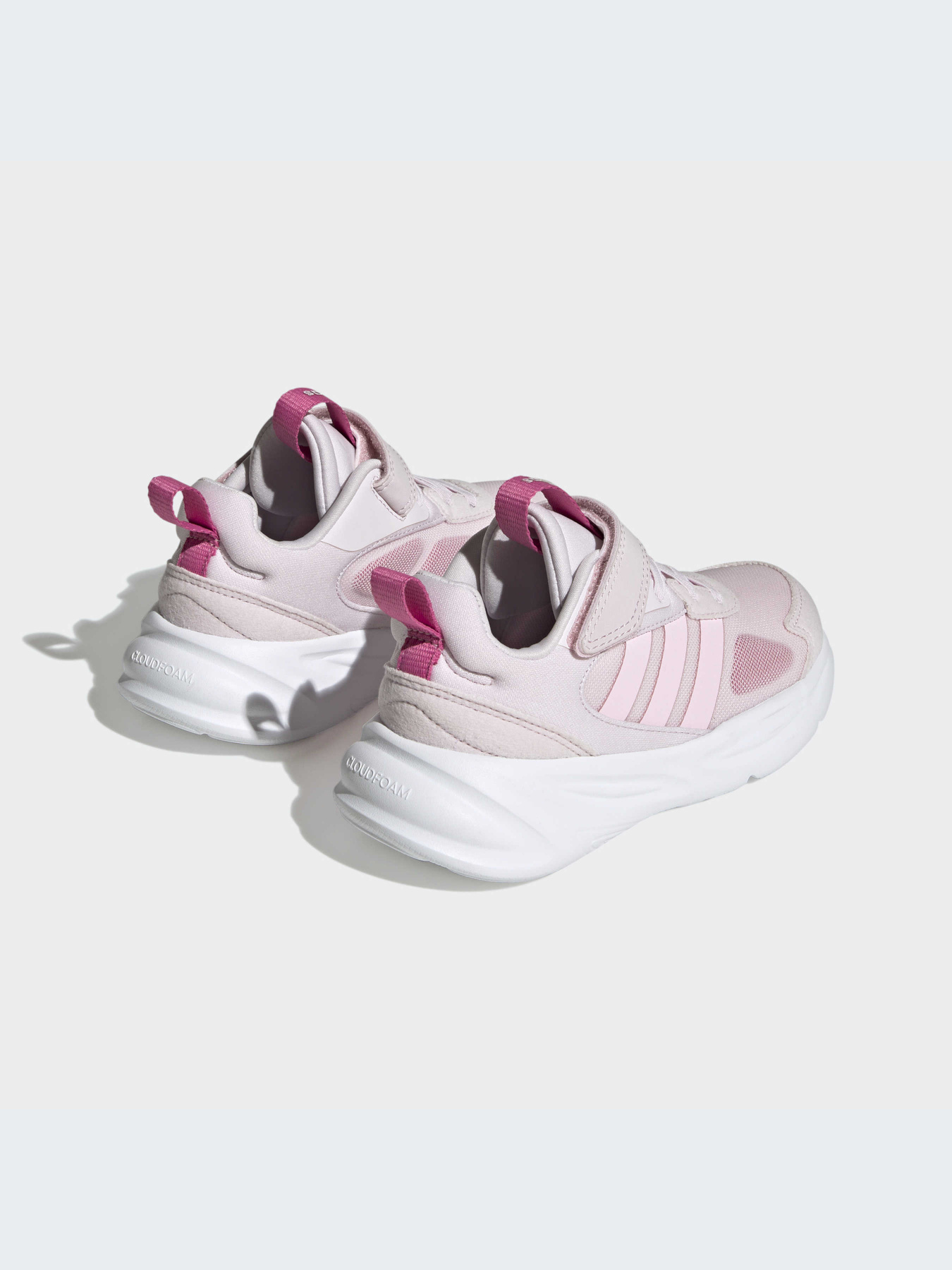 Кроссовки повседневные Adidas Ozweego модель HQ3835 Фото