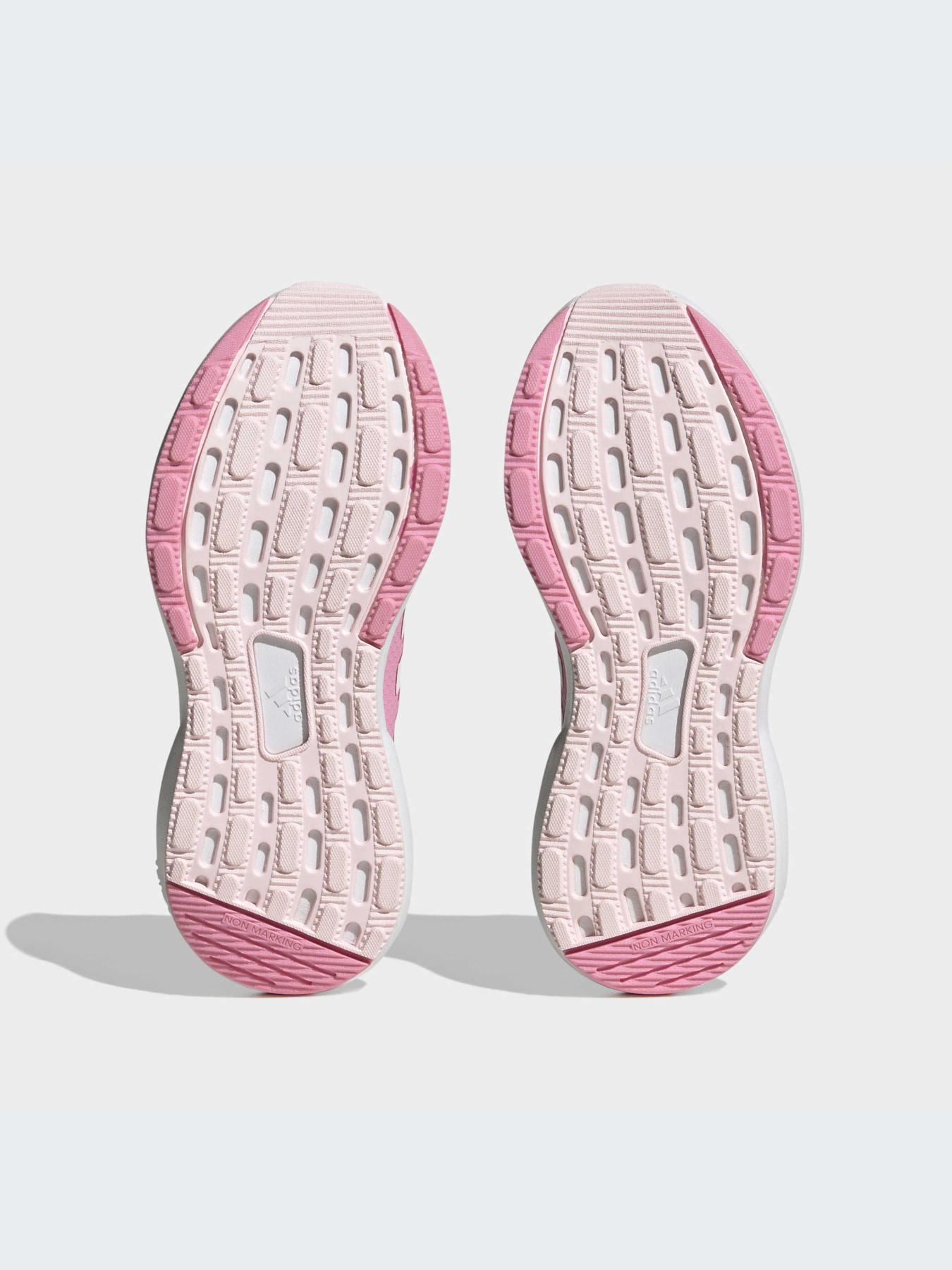 Кроссовки повседневные Adidas модель HP2570 Фото