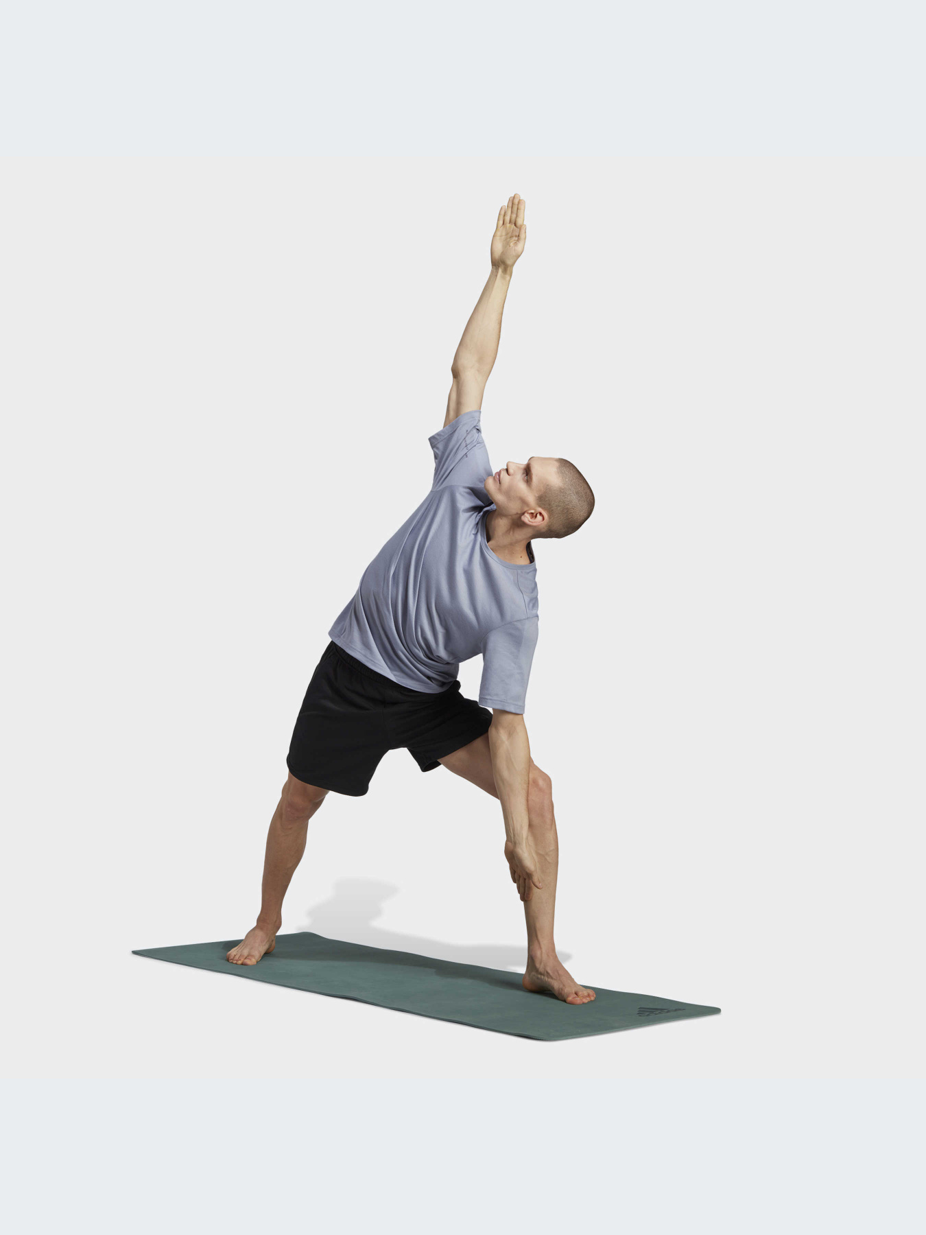 Спортивні шорти Adidas модель IC7285 Спортивні шорти Adidas модель IC7285 Фото