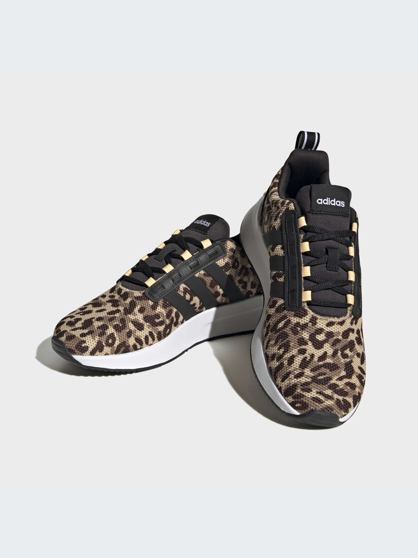 Кросівки повсякденні Adidas модель HP2735 Фото