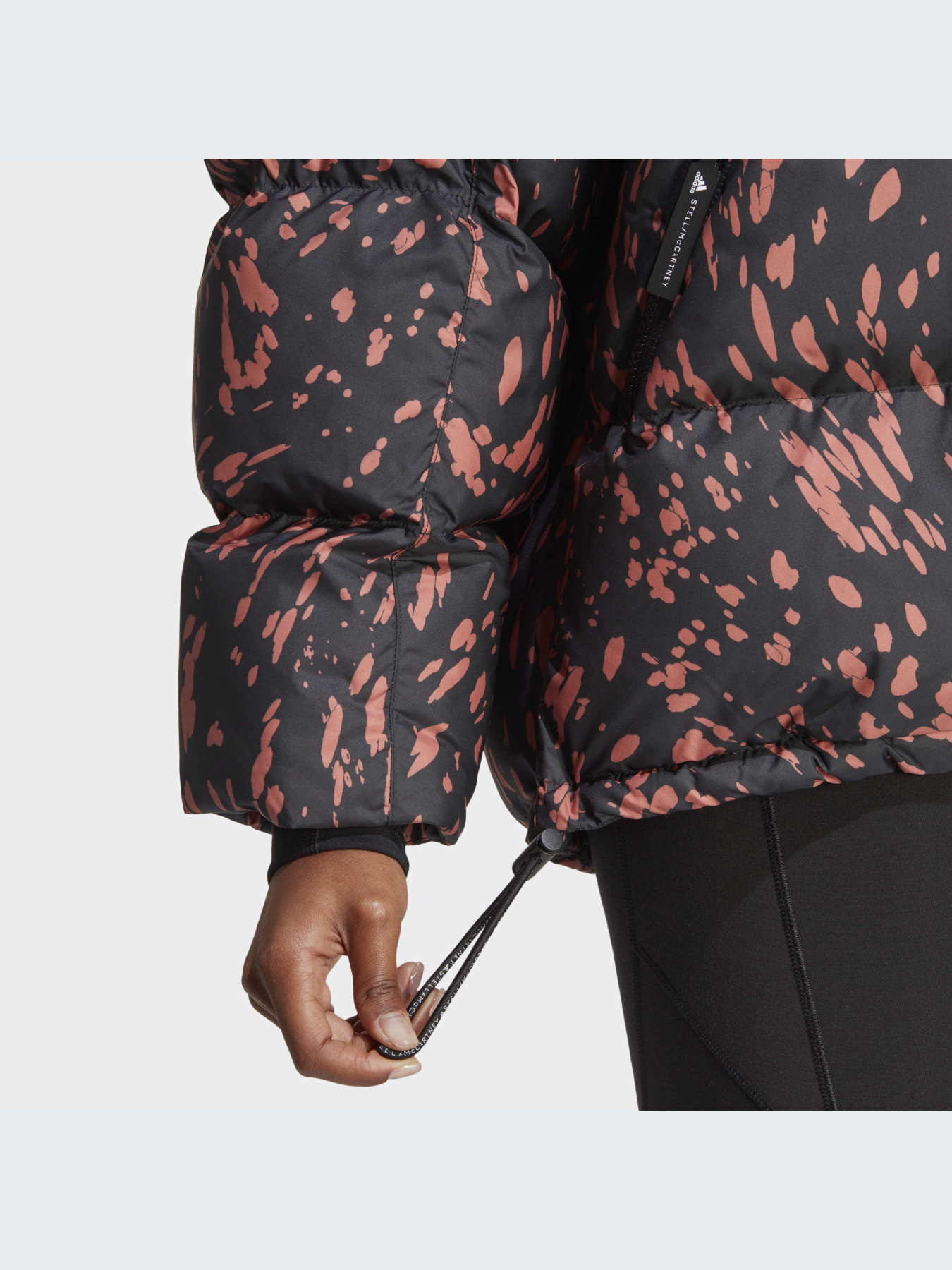 Зимняя куртка Adidas модель HT1123 Фото