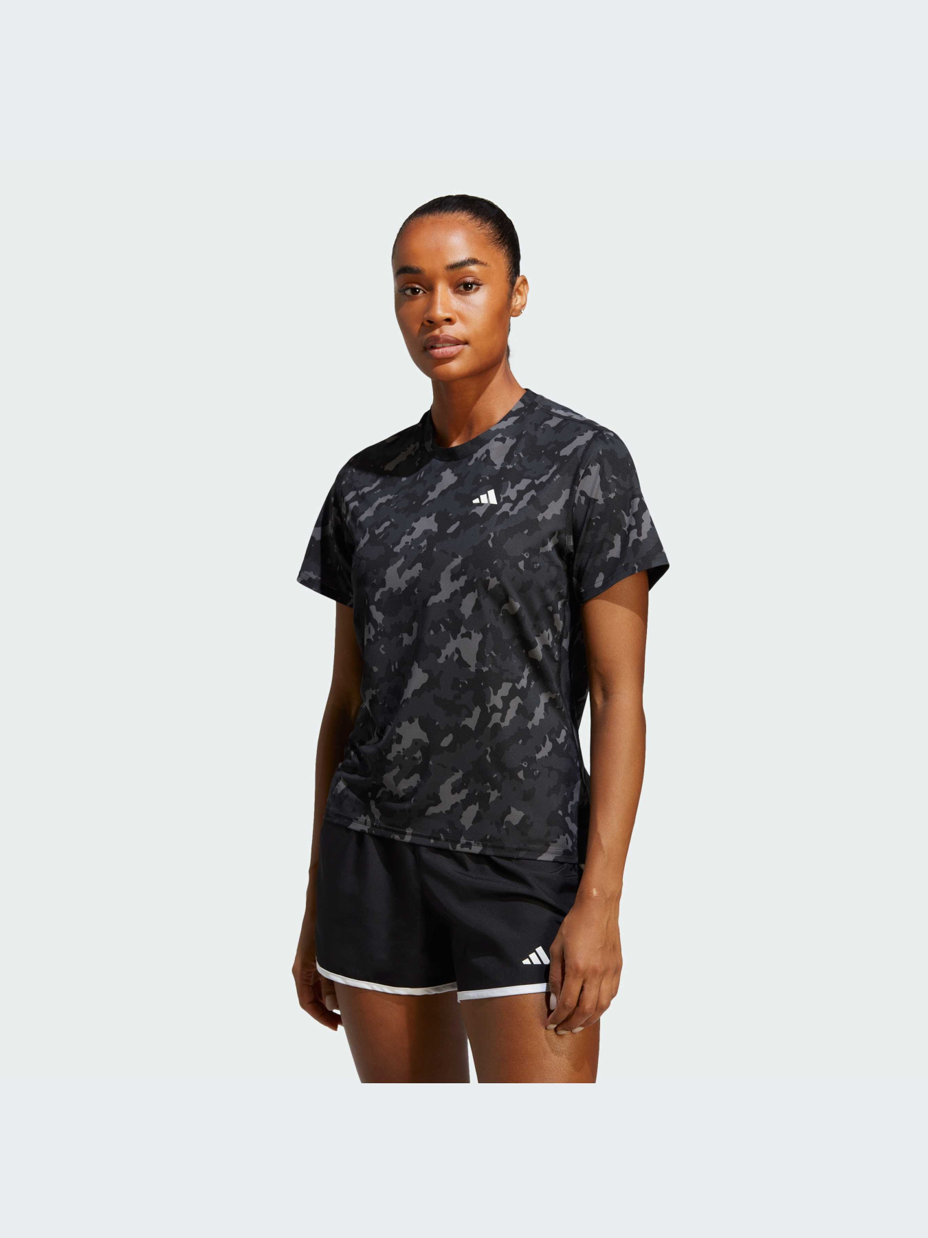 Спортивная футболка Adidas модель HM4250 Спортивная футболка Adidas модель HM4250 Фото