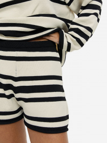 Шорты H&M модель 70487 Фото