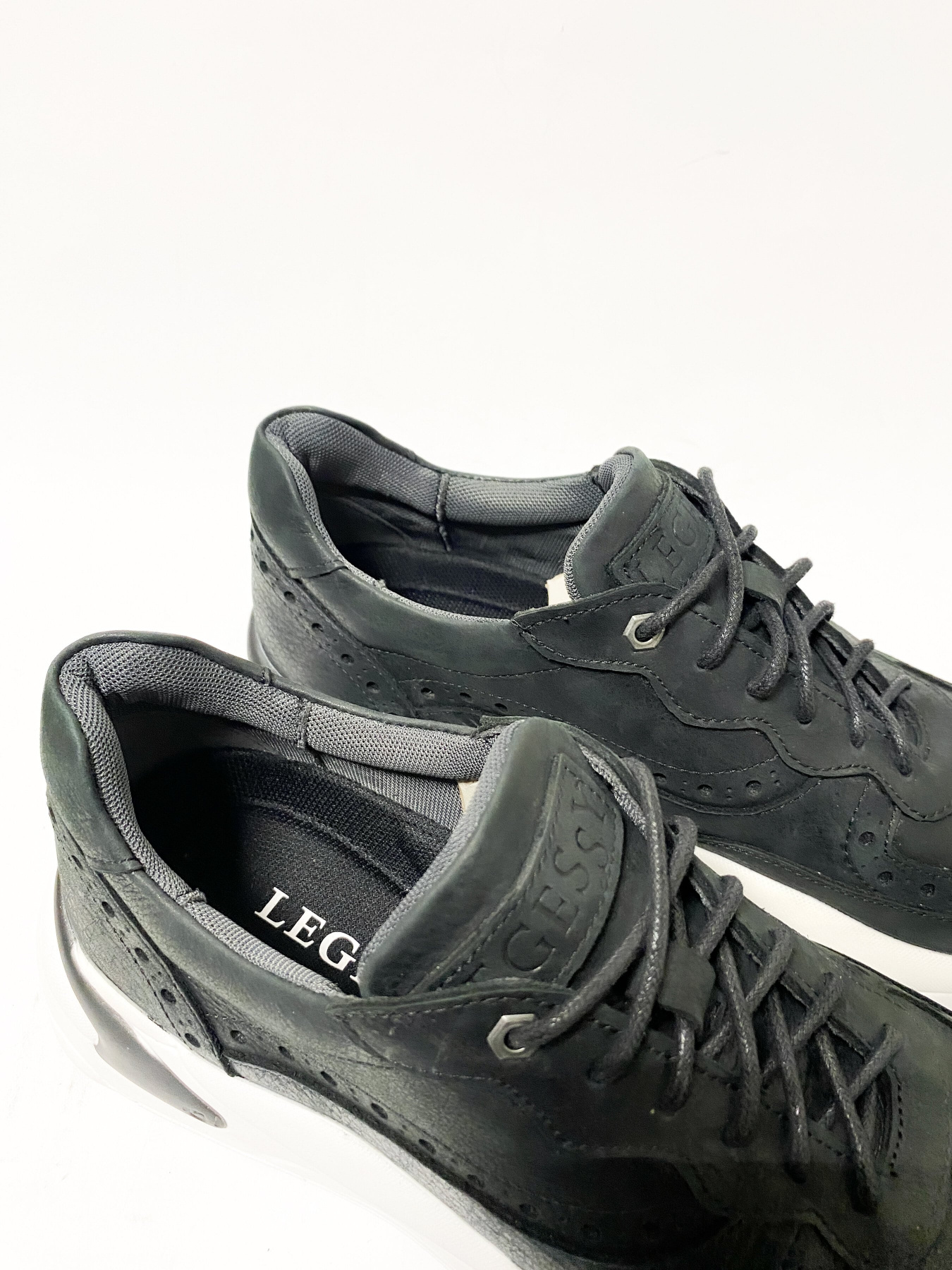 Кроссовки Legessy модель FLOYD_BLACK_WHITE Фото