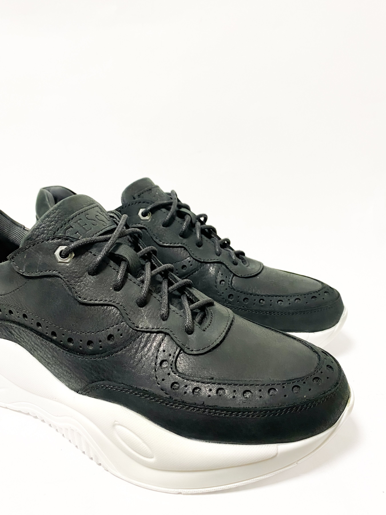 Кросівки повсякденні Legessy модель FLOYD_BLACK_WHITE Фото