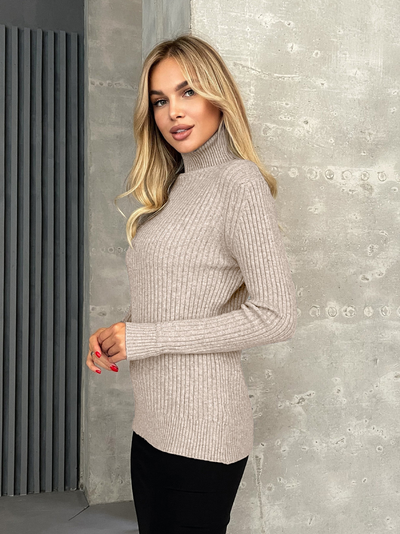 Светр ISSA Plus модель WN20-575_бежевый Фото