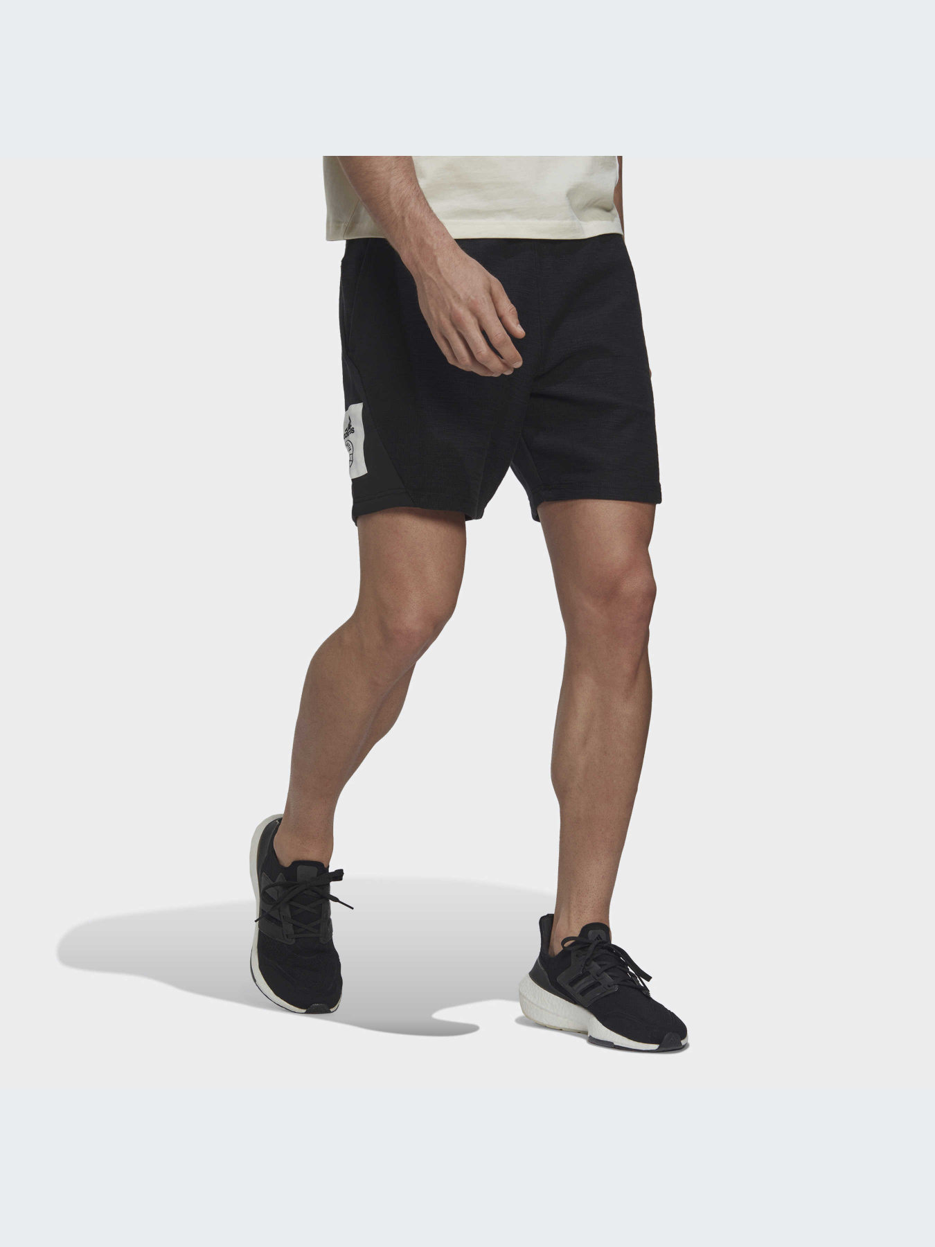 Шорты Adidas модель HK4600 Фото