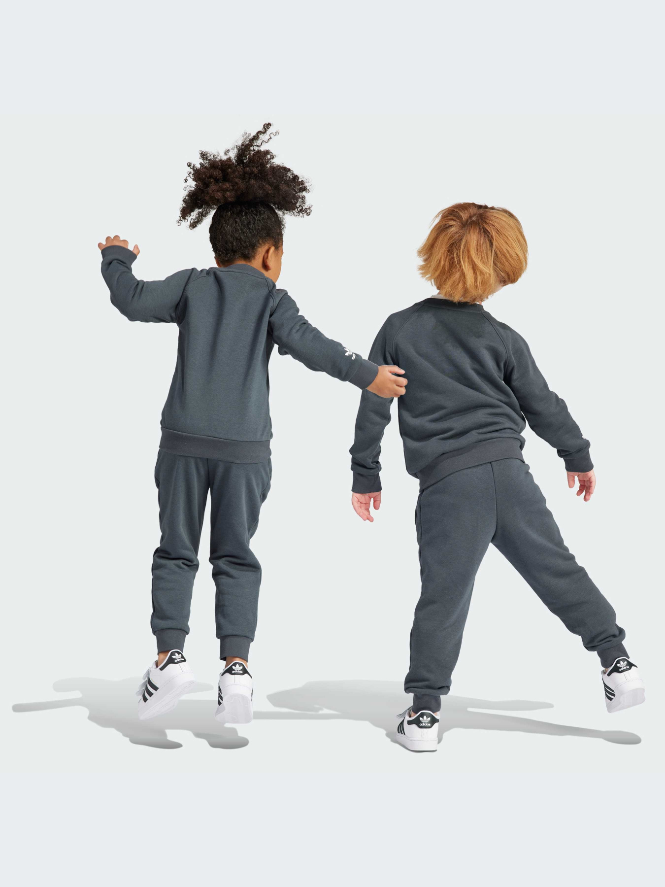 Спортивный костюм Adidas модель IC3056 Фото