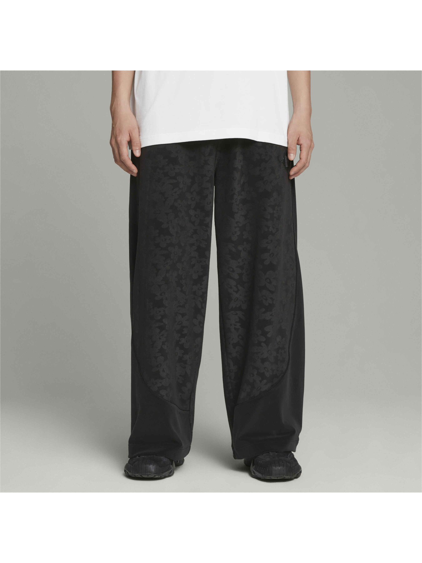 Повсякденні штани PUMA x P.a.m. Velour Pants модель 622683 Фото