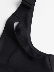 Топ спортивный H&M модель 70671 Фото