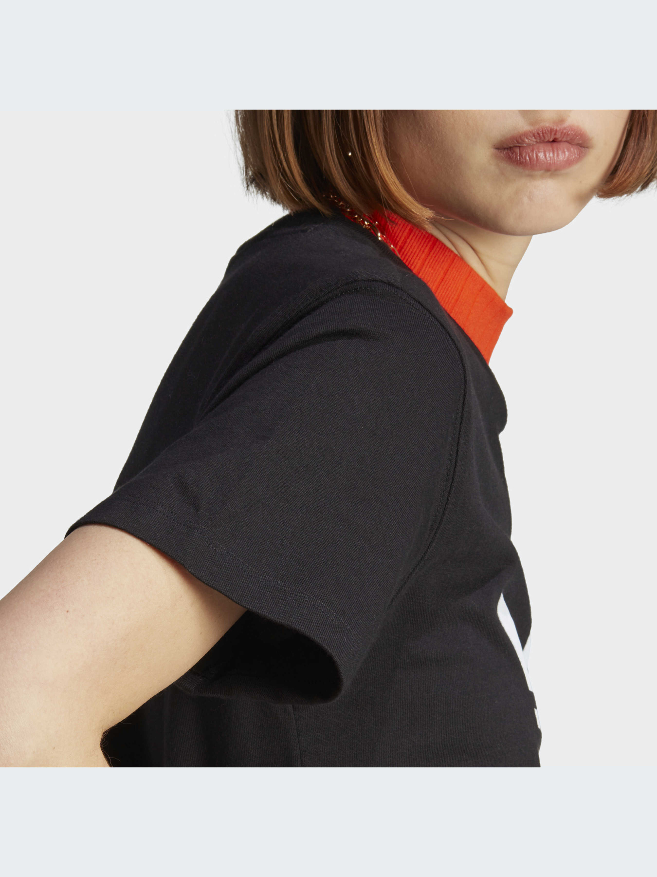 Футболка Adidas Adicolor модель IK4035 Футболка Adidas Adicolor модель IK4035 Фото