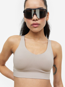 Топ спортивный H&M модель 71030 Фото