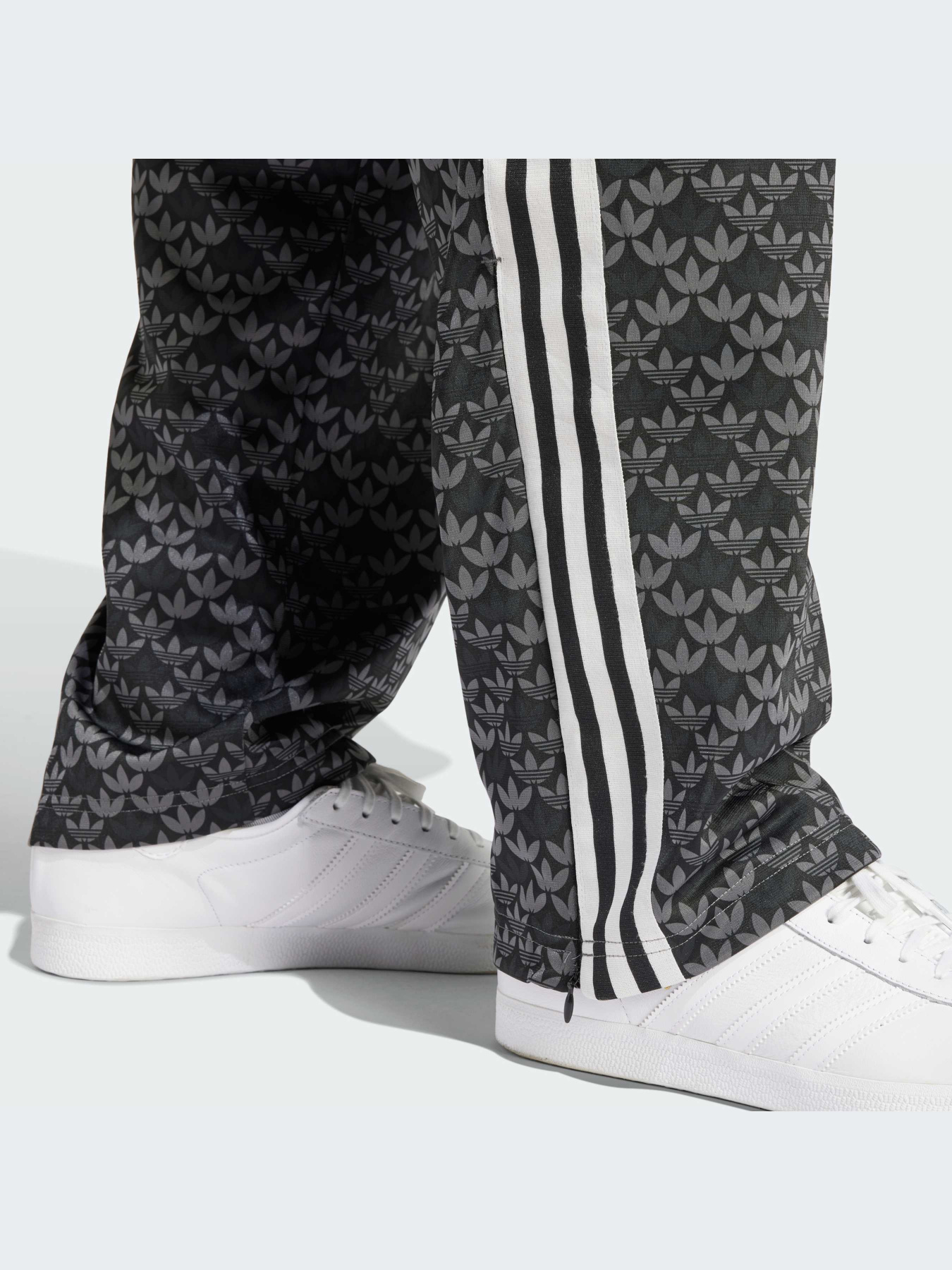 Брюки Adidas Graphics модель IS0220-KZ Фото