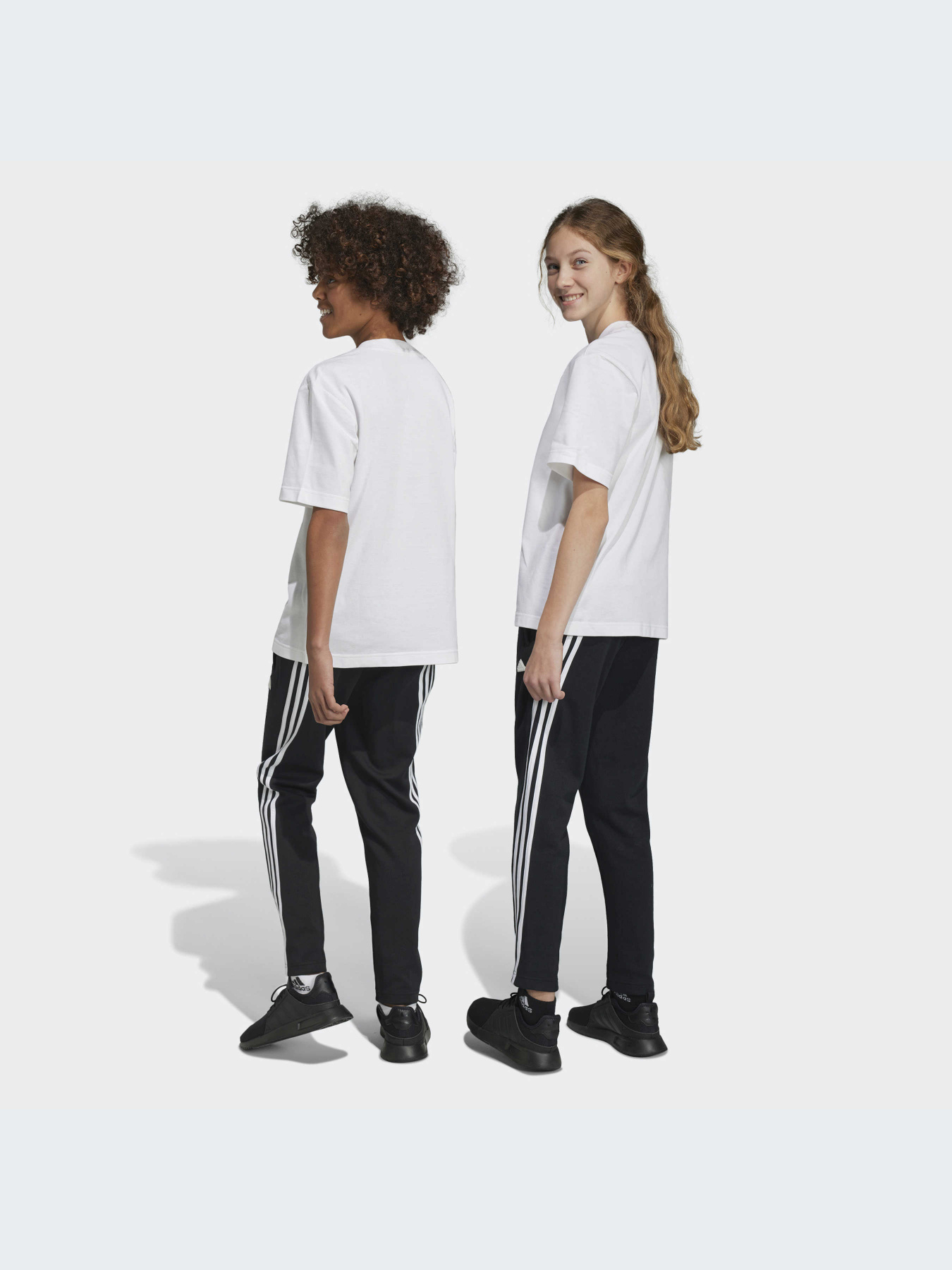 Повсякденні штани Adidas 3 Stripes модель HR6313 Фото