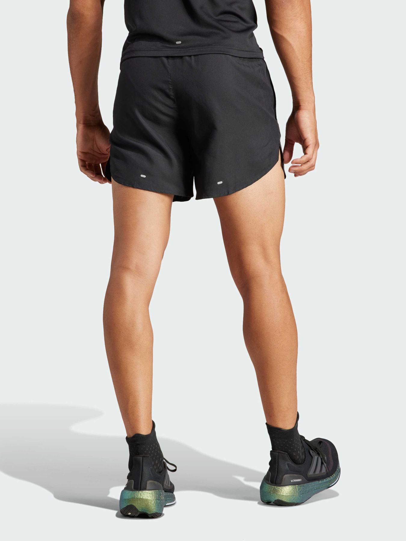 Спортивні шорти Adidas модель IL7232 Спортивні шорти Adidas модель IL7232 Фото