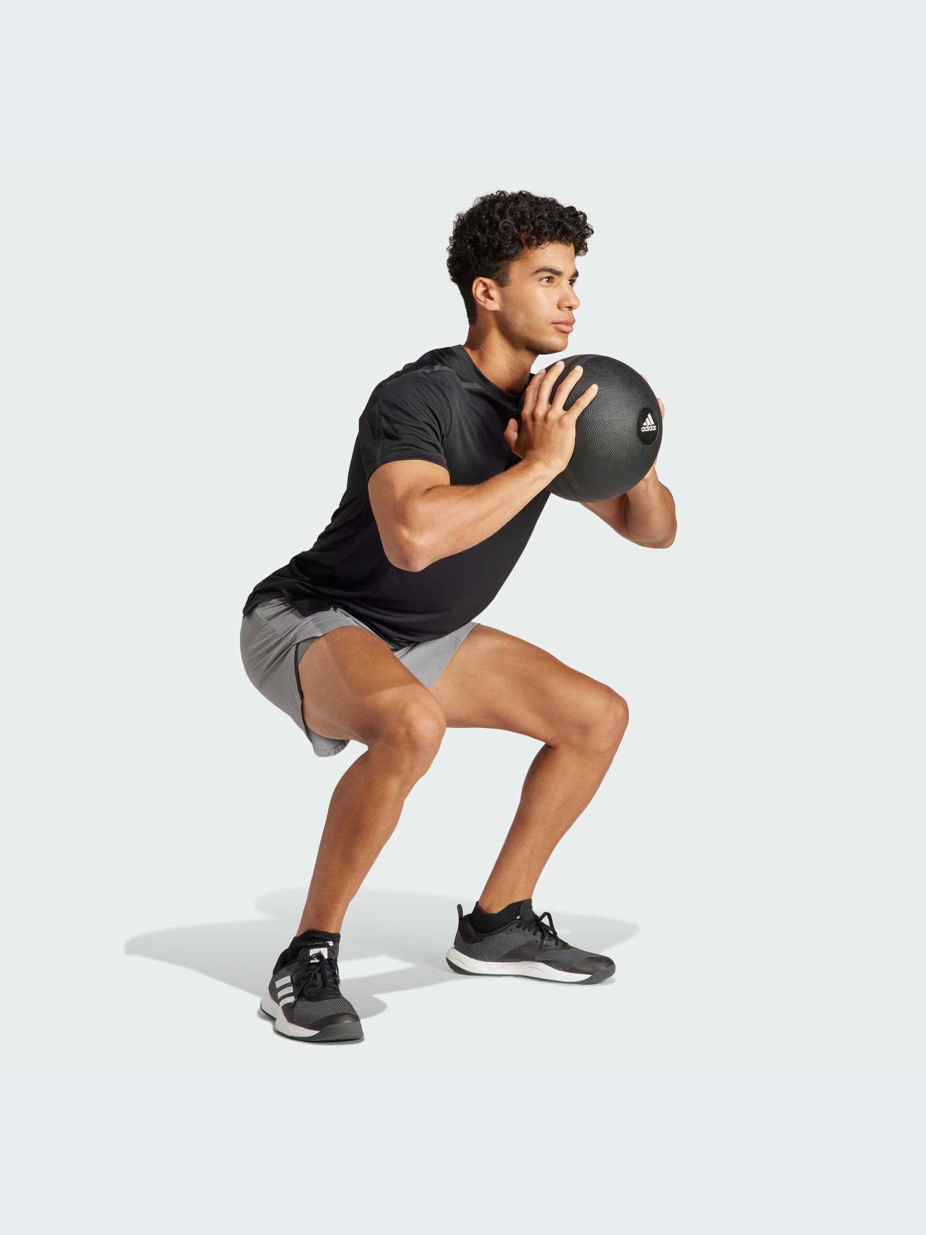 Спортивная футболка Adidas модель IK9688 Фото