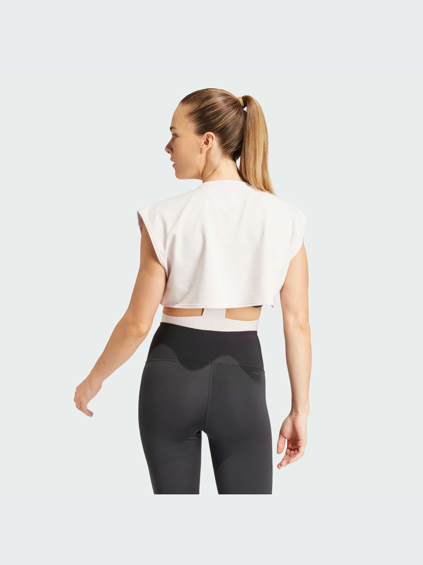 Спортивный топ Adidas модель IT6751 Фото