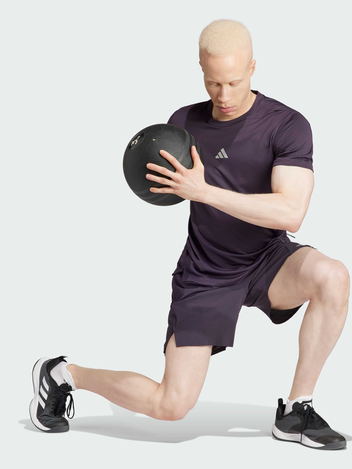 Спортивні шорти Adidas модель IN8773 Спортивні шорти Adidas модель IN8773 Фото