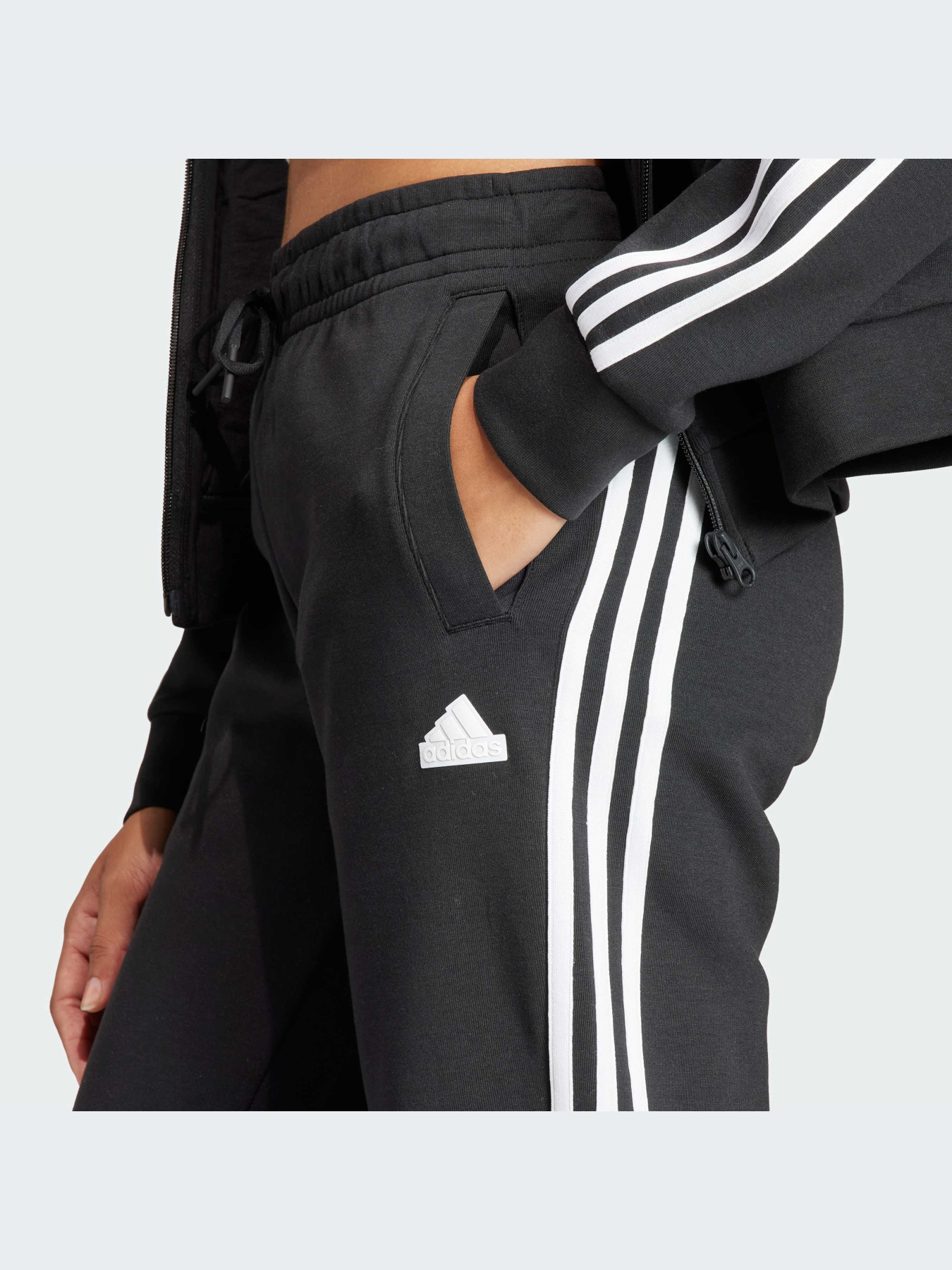 Джоггеры Adidas 3 Stripes модель IN9479 Фото
