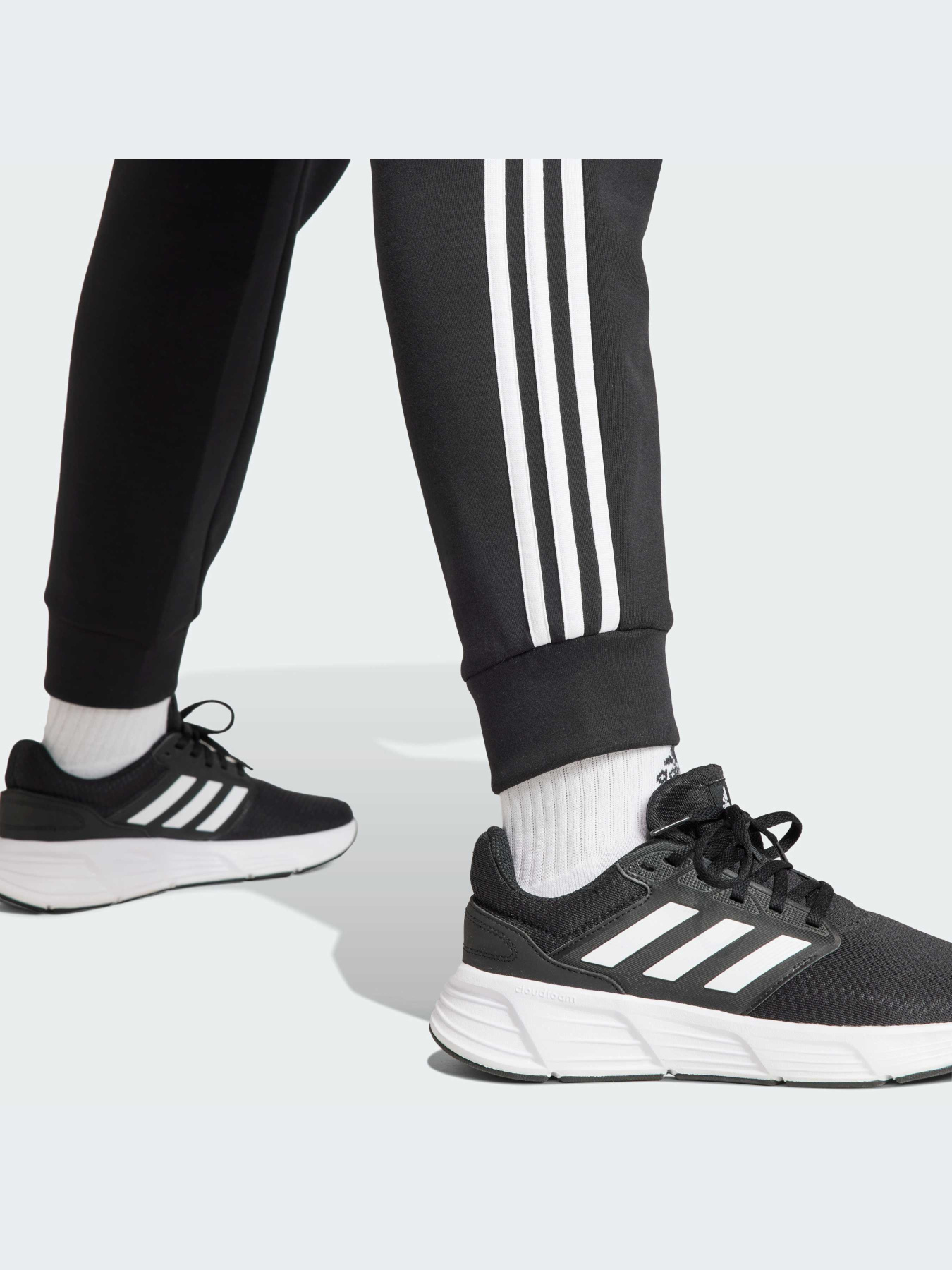 Джоггеры Adidas 3 Stripes модель IN9479 Фото